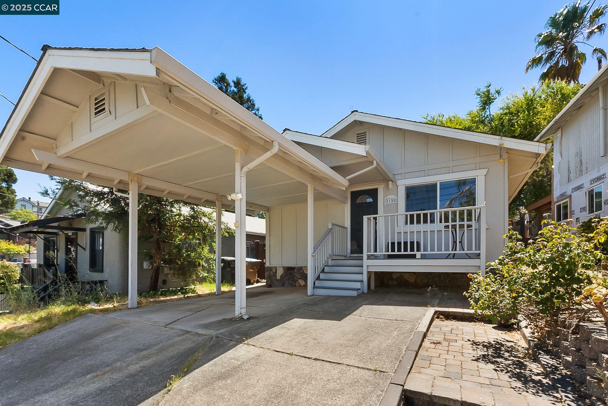 2150 Pomona Ave