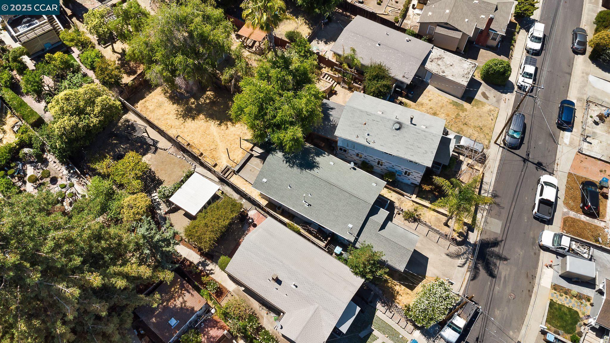 2150 Pomona Ave