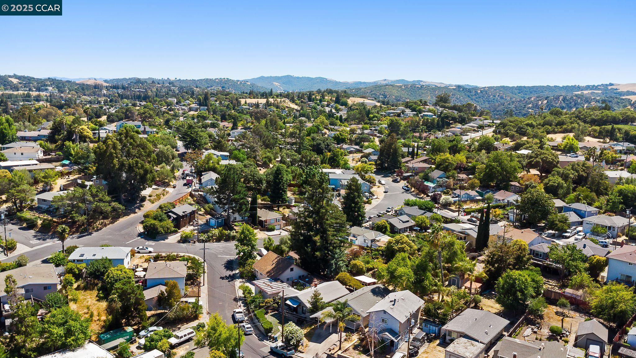 2150 Pomona Ave