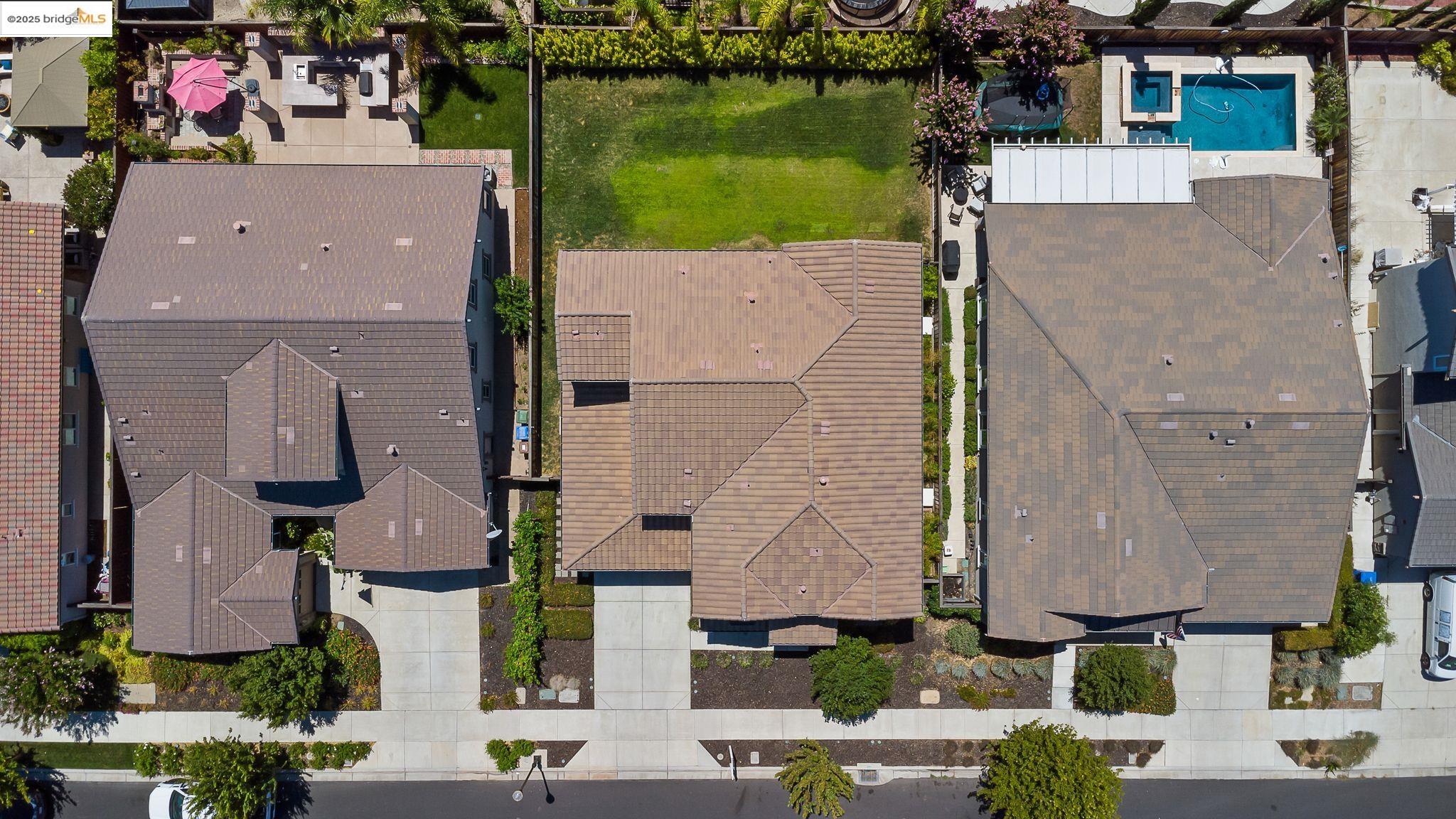 566 Mandevilla Dr