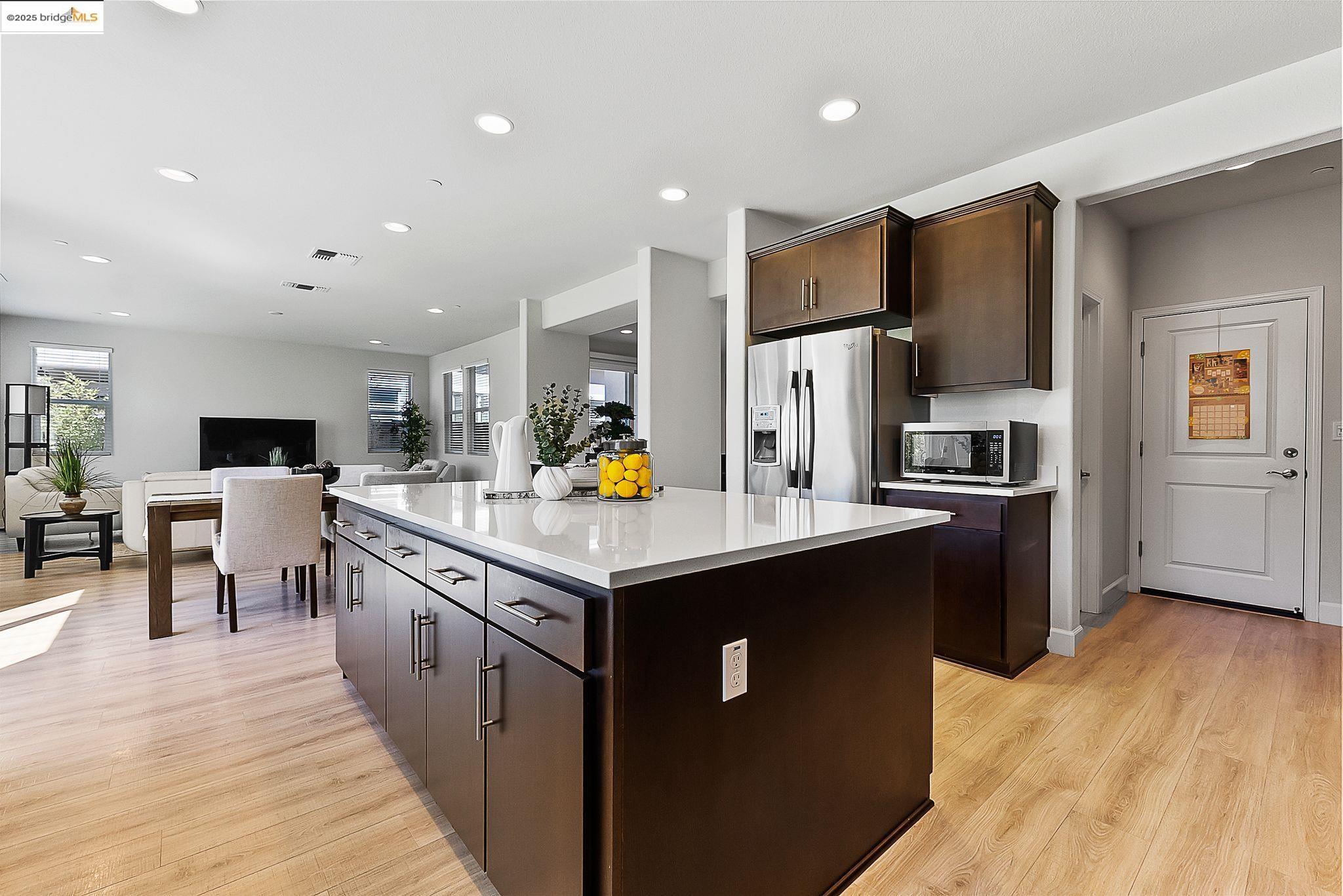 566 Mandevilla Dr