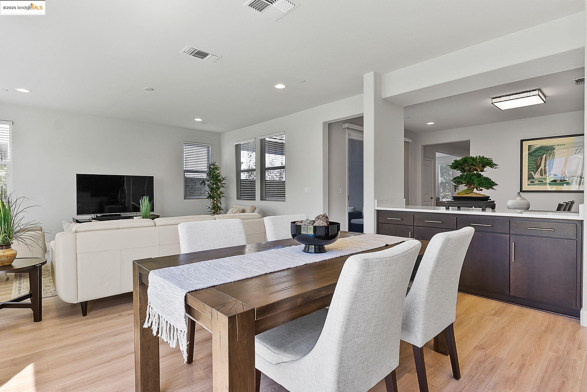 566 Mandevilla Dr