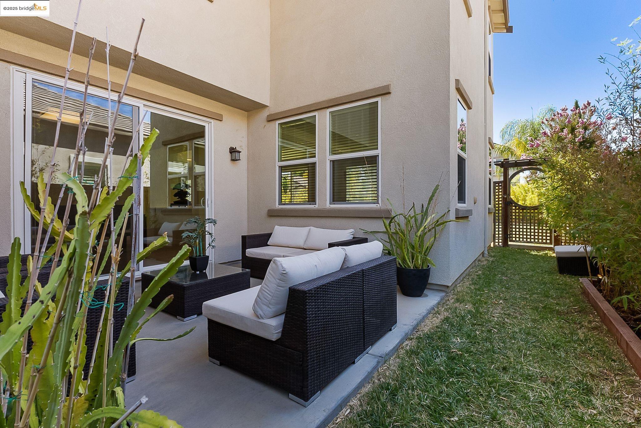 566 Mandevilla Dr