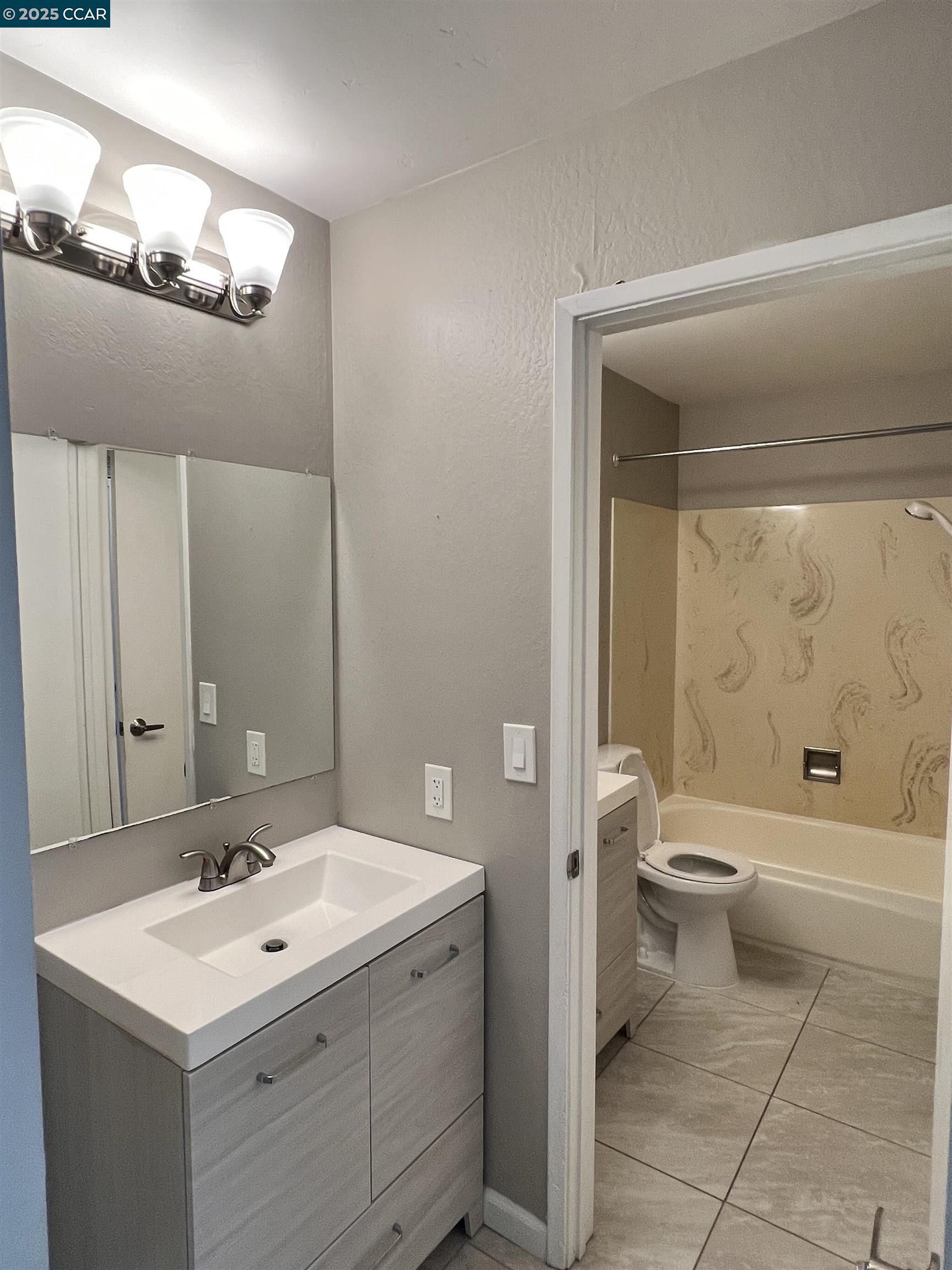 3325 G St