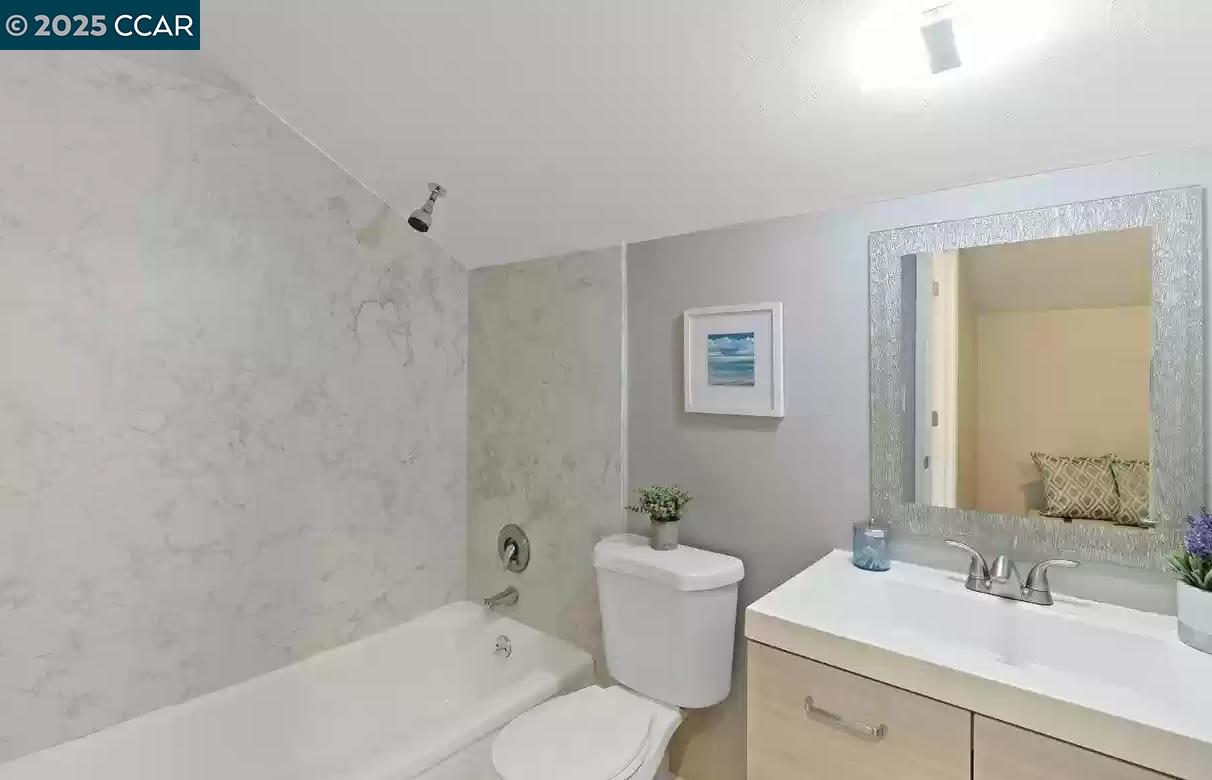 3325 G St