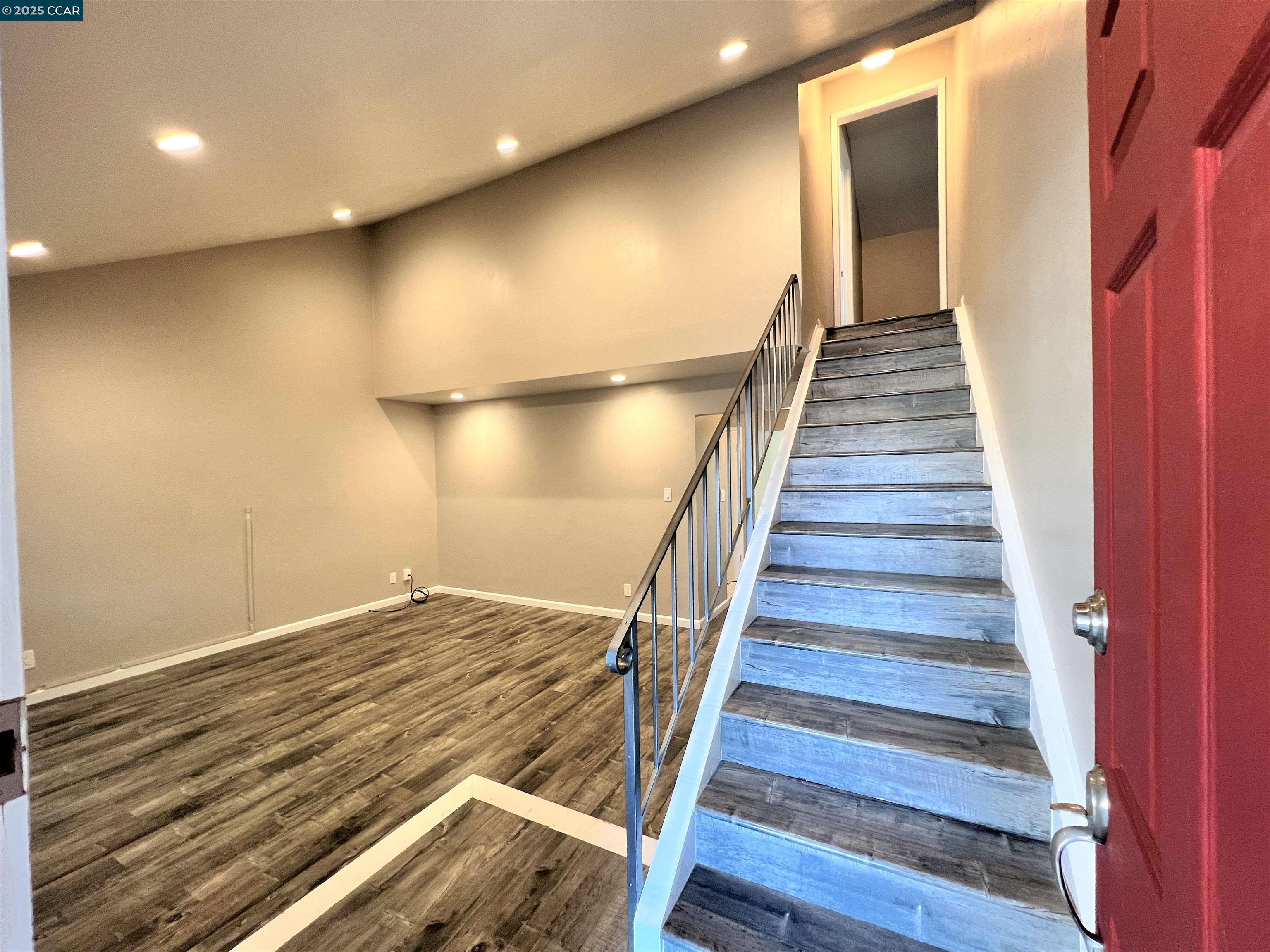 3325 G St