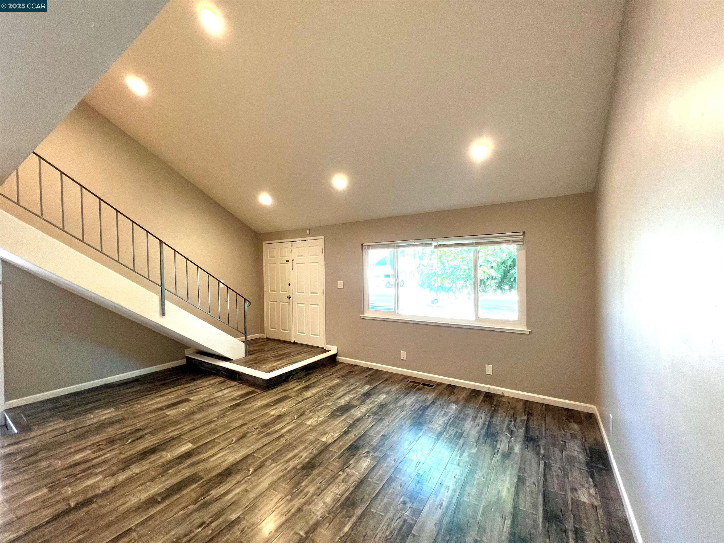 3325 G St