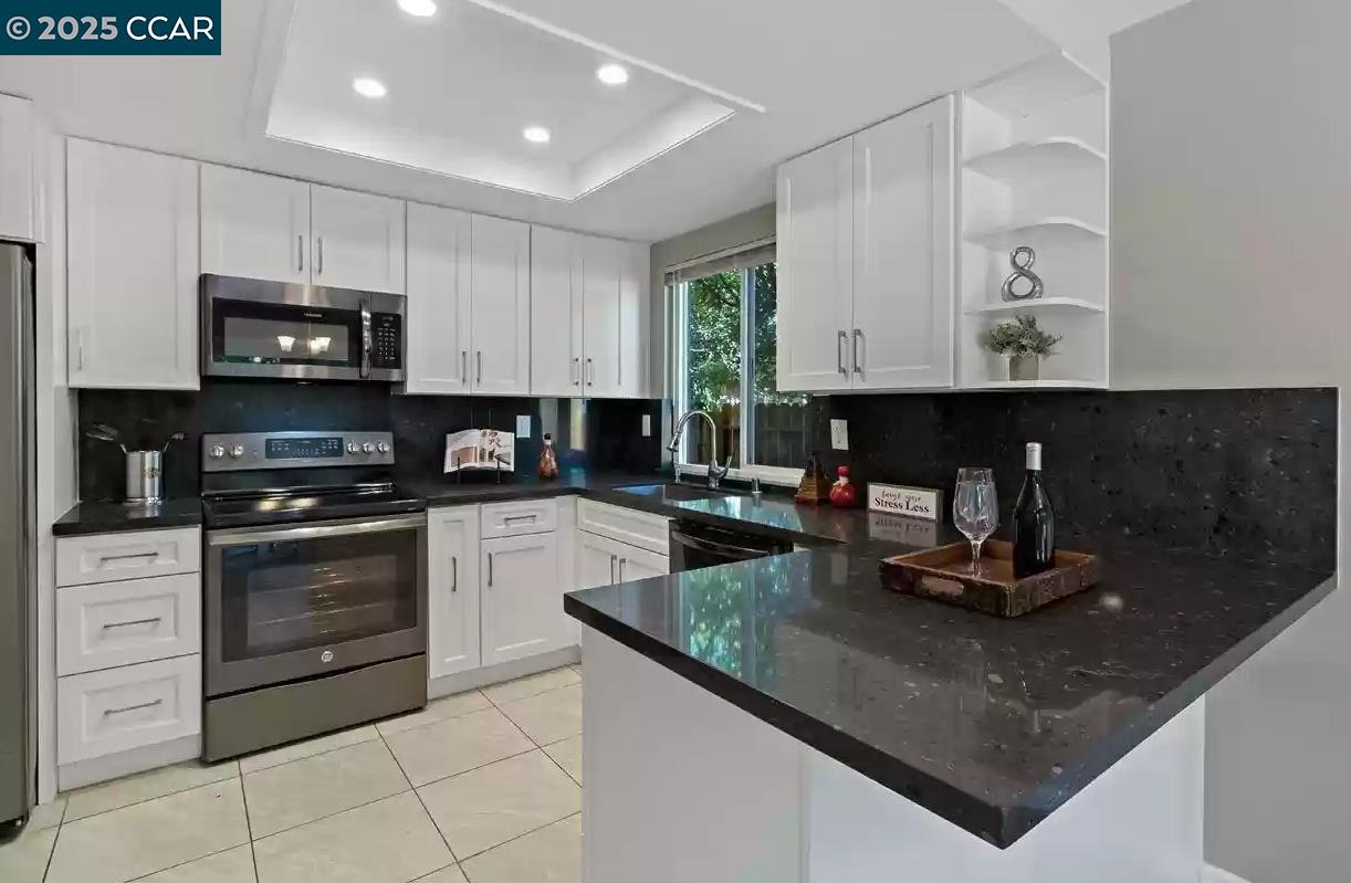 3325 G St