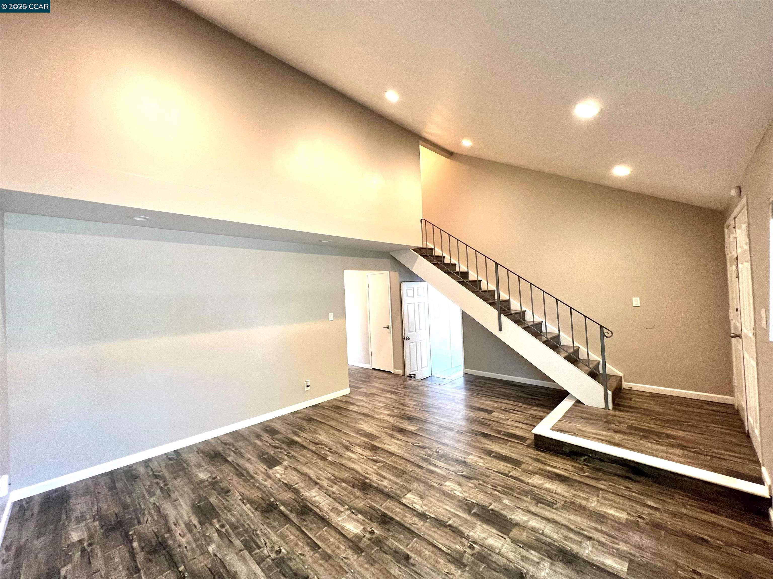 3325 G St