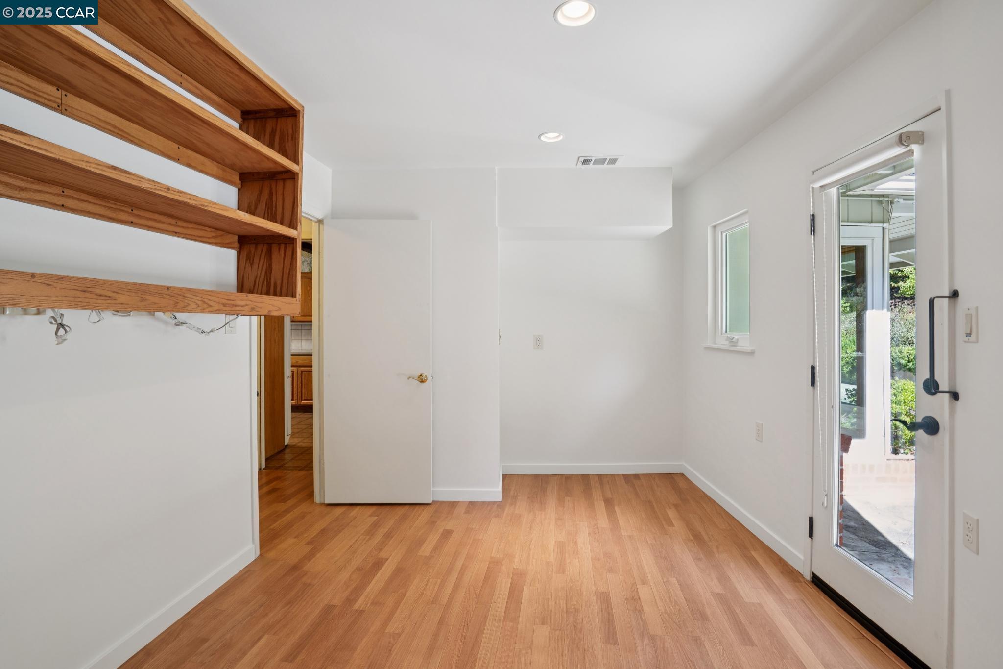 9 Lind Ct