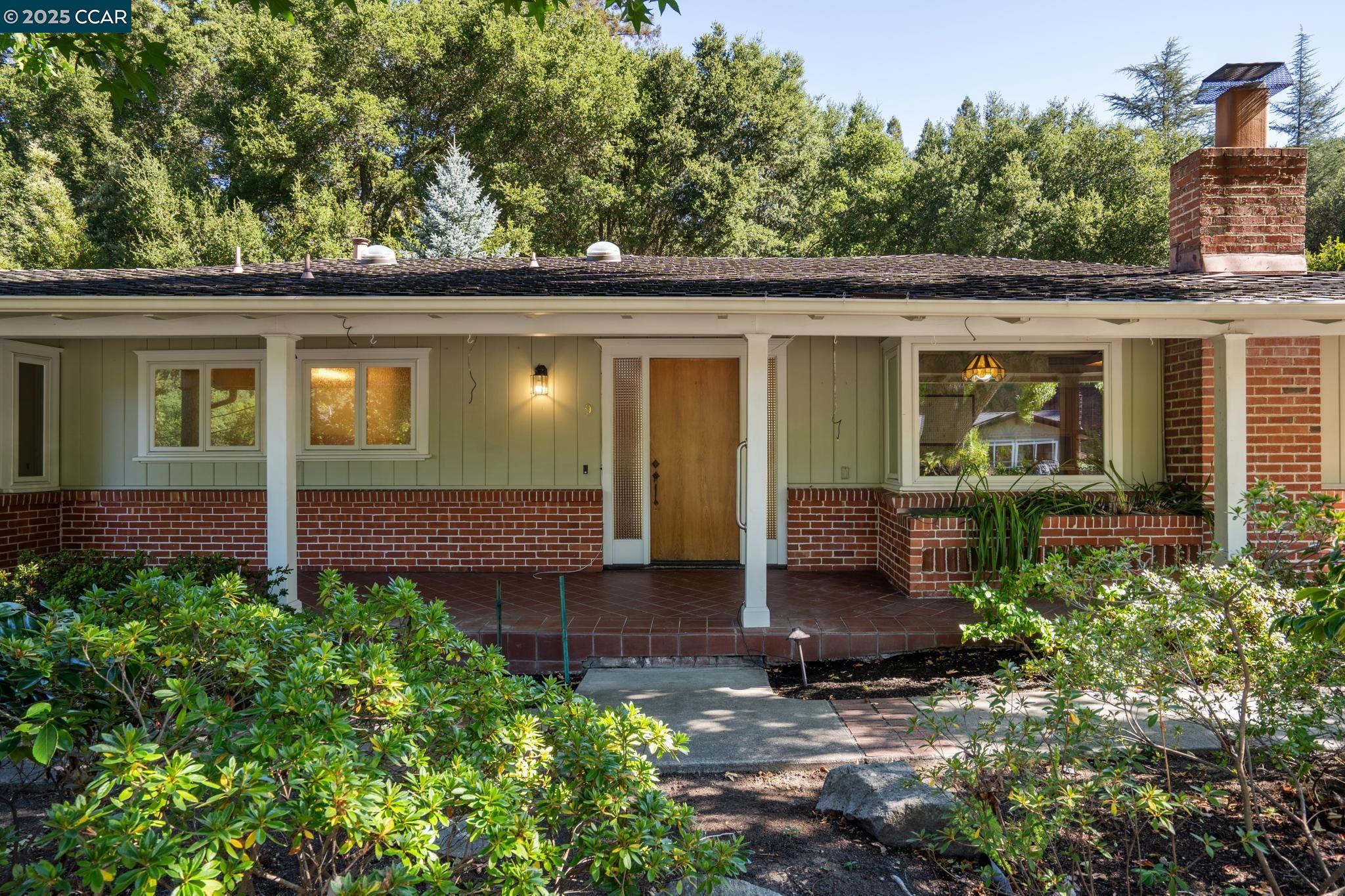 9 Lind Ct