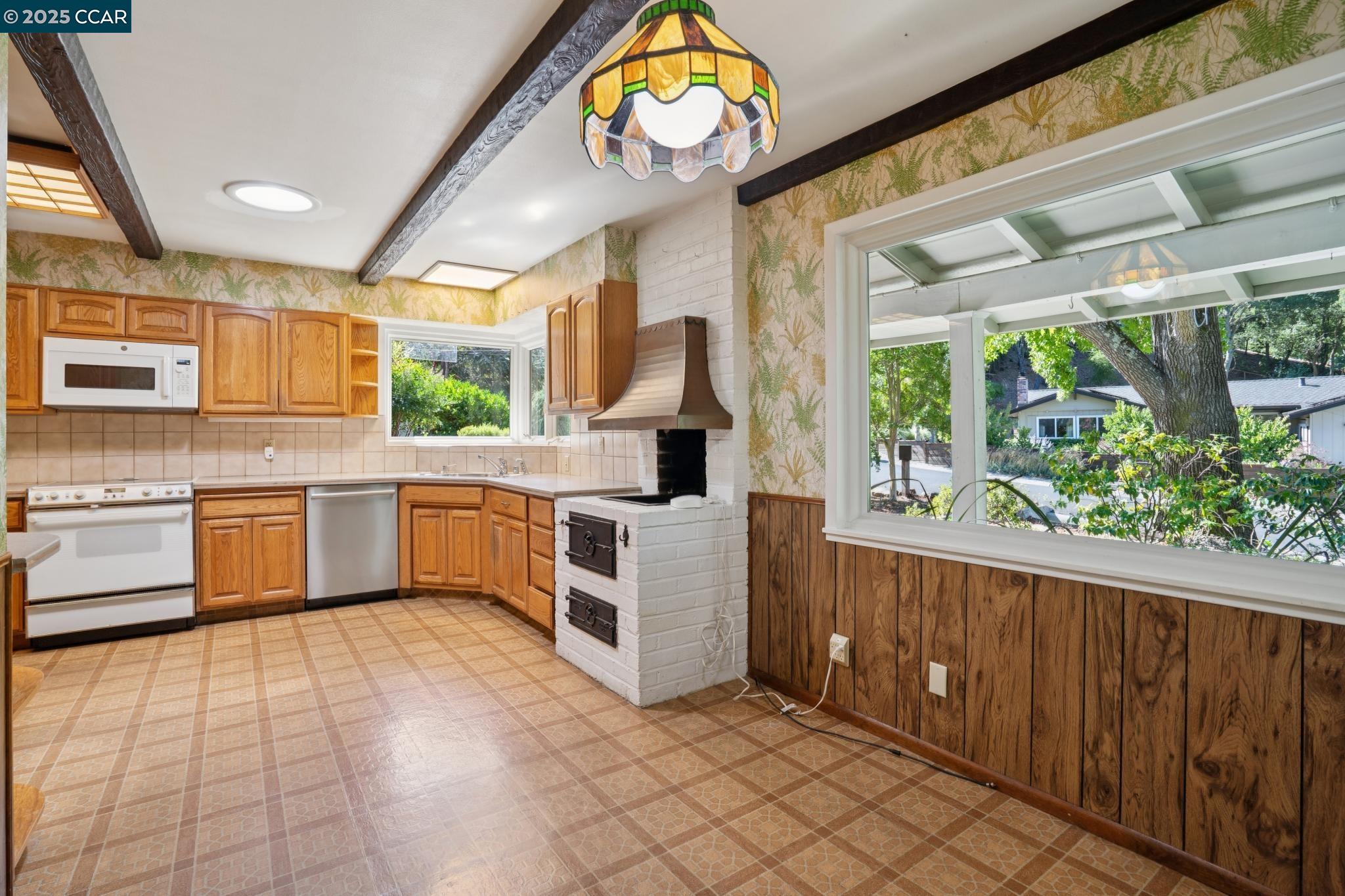 9 Lind Ct