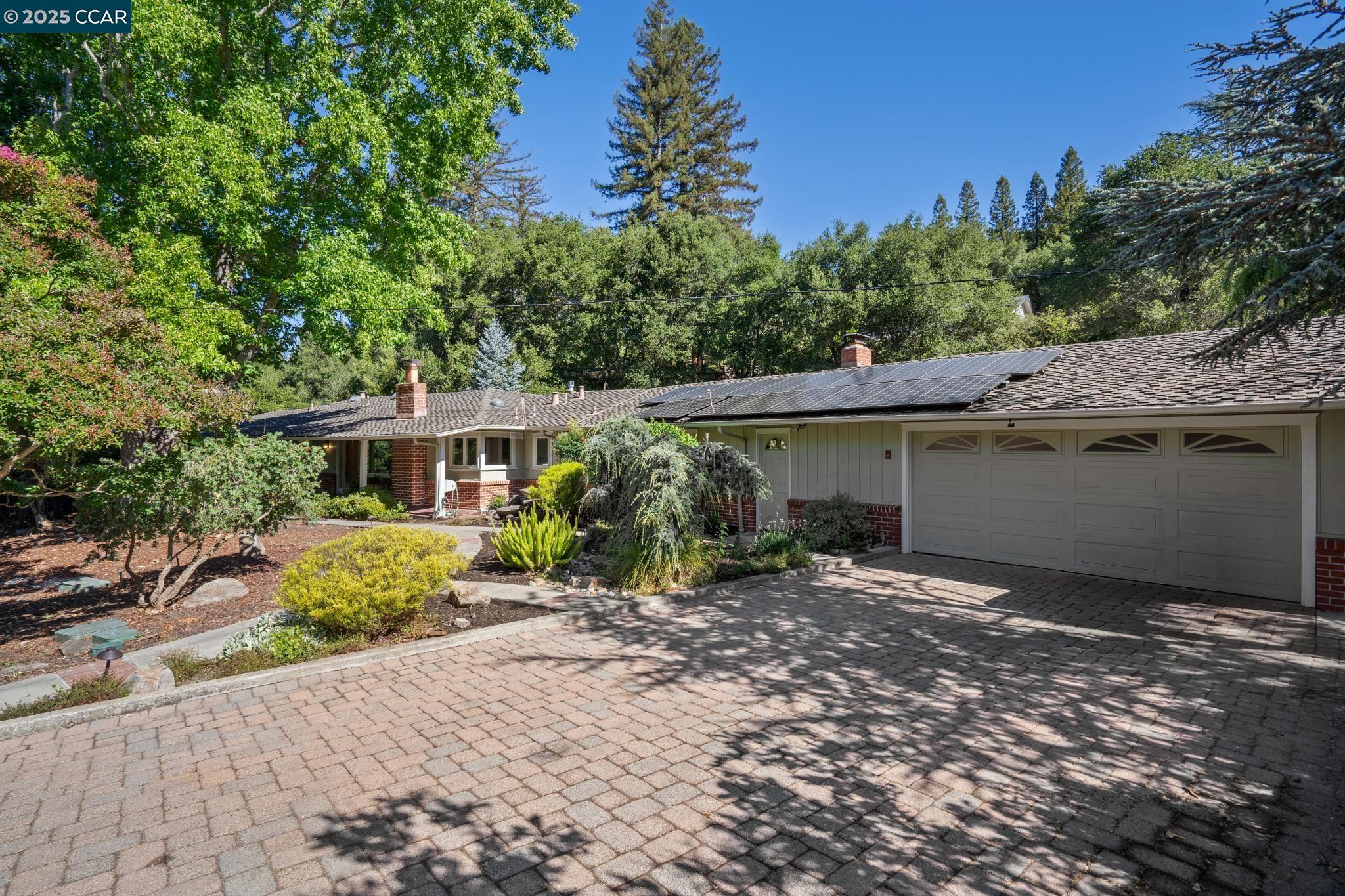9 Lind Ct