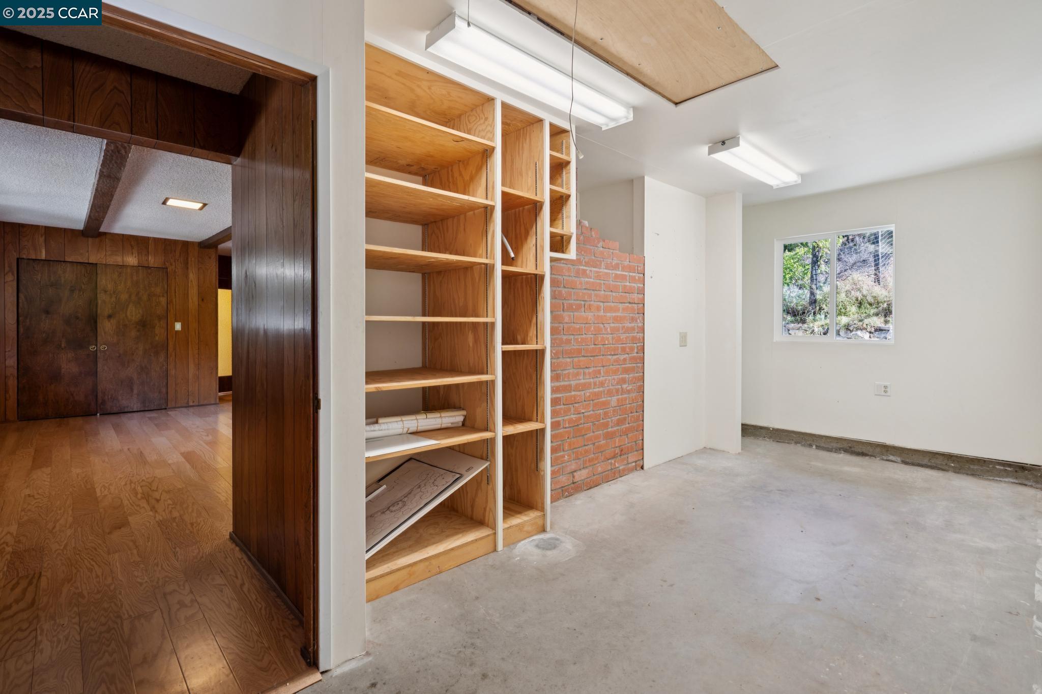 9 Lind Ct