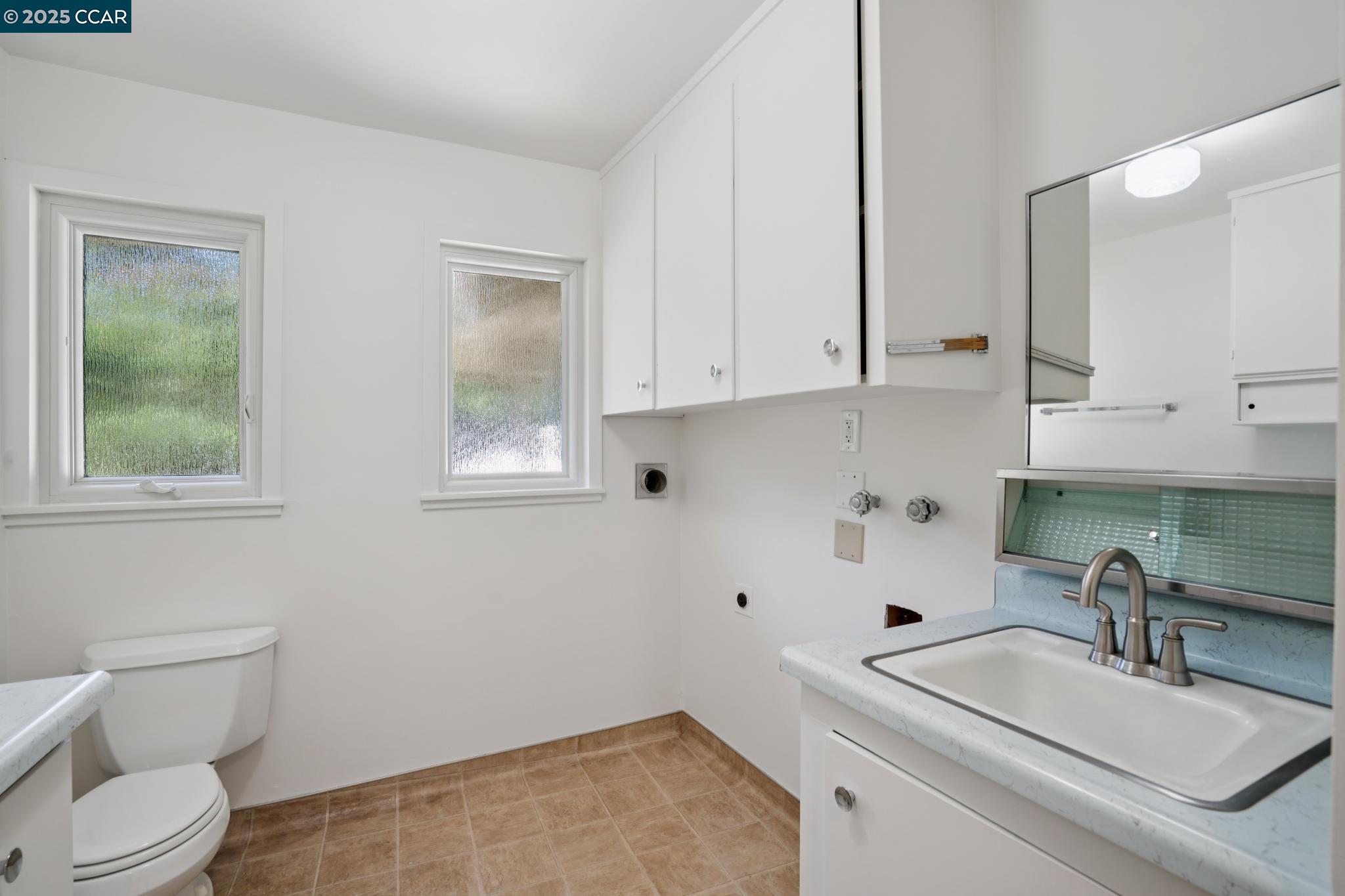 9 Lind Ct