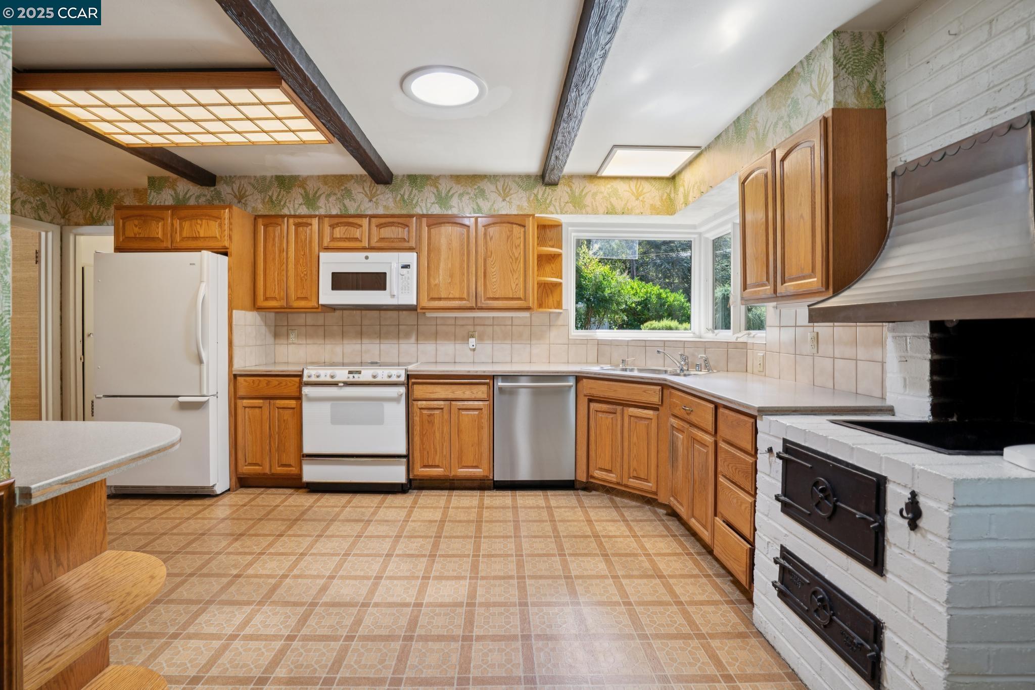 9 Lind Ct