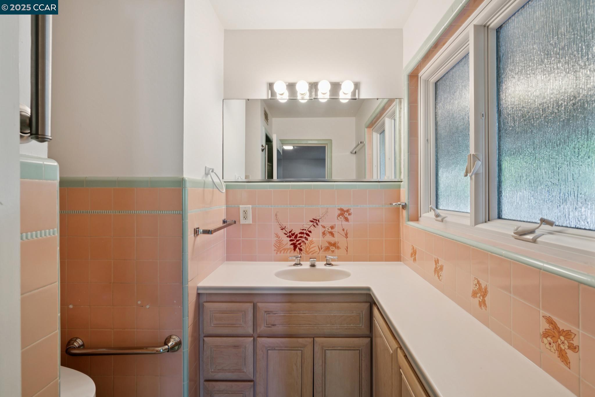 9 Lind Ct