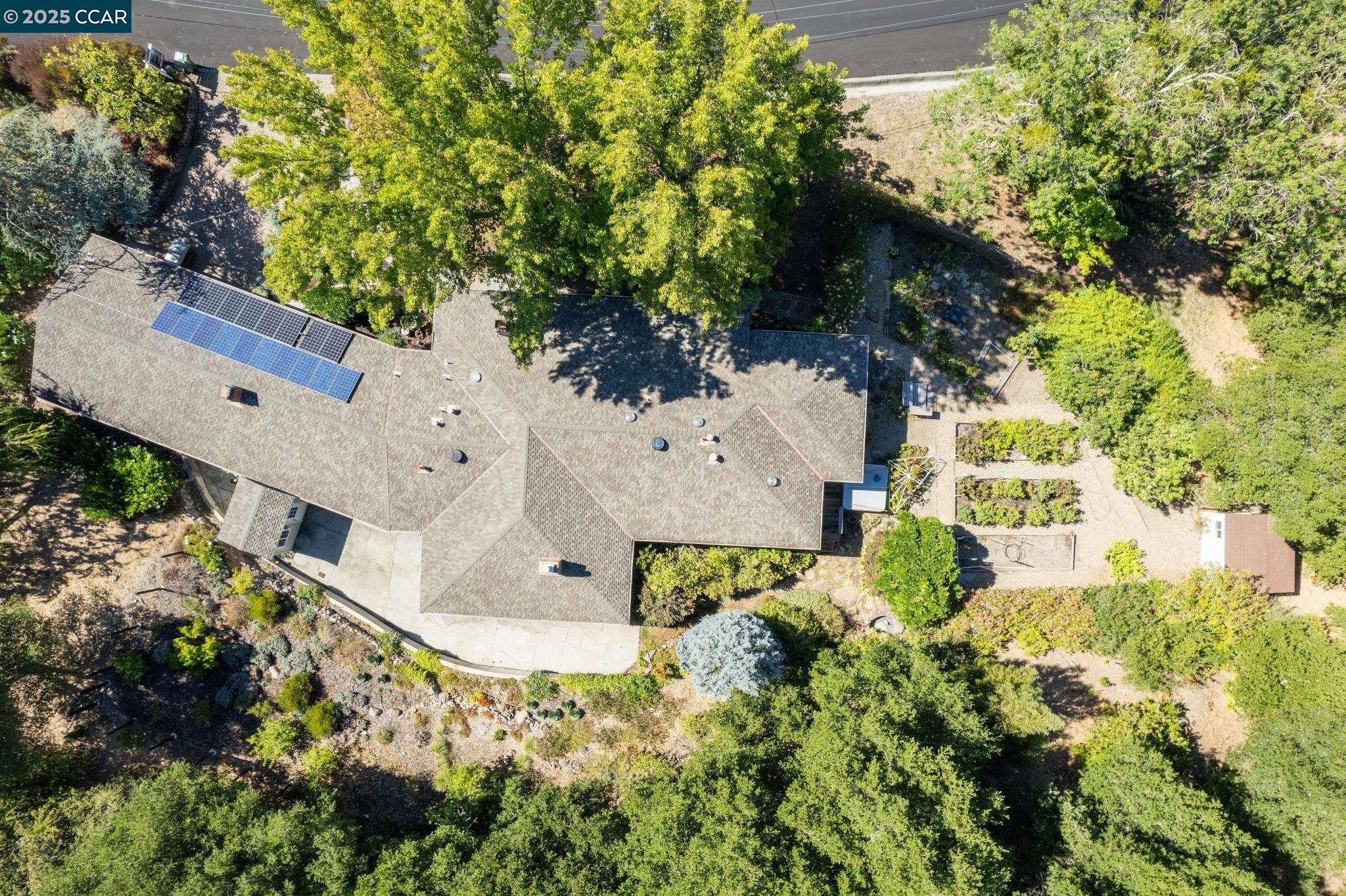 9 Lind Ct