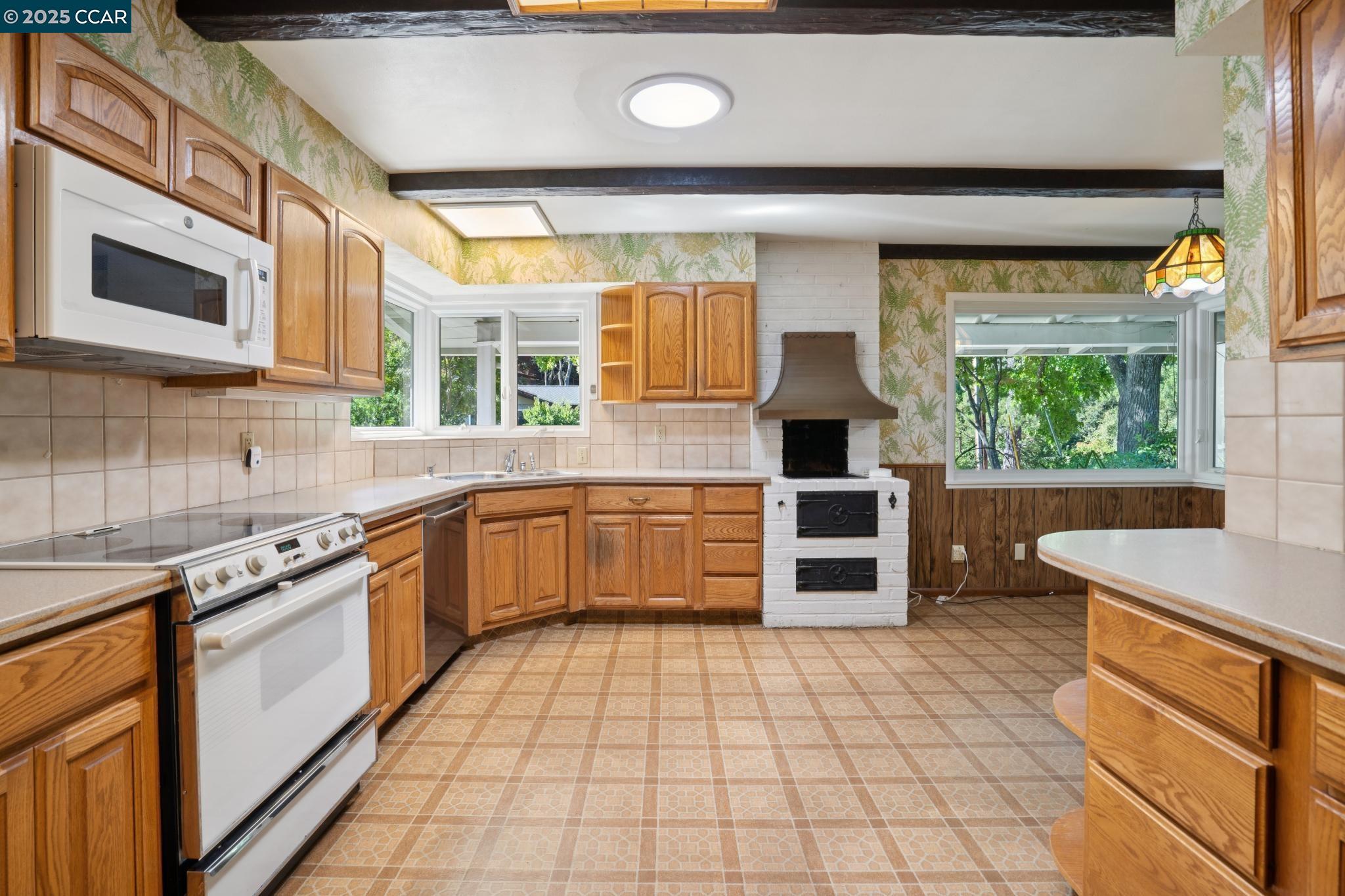 9 Lind Ct