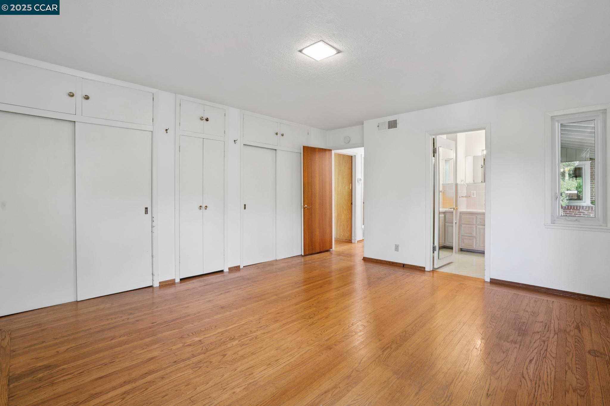 9 Lind Ct