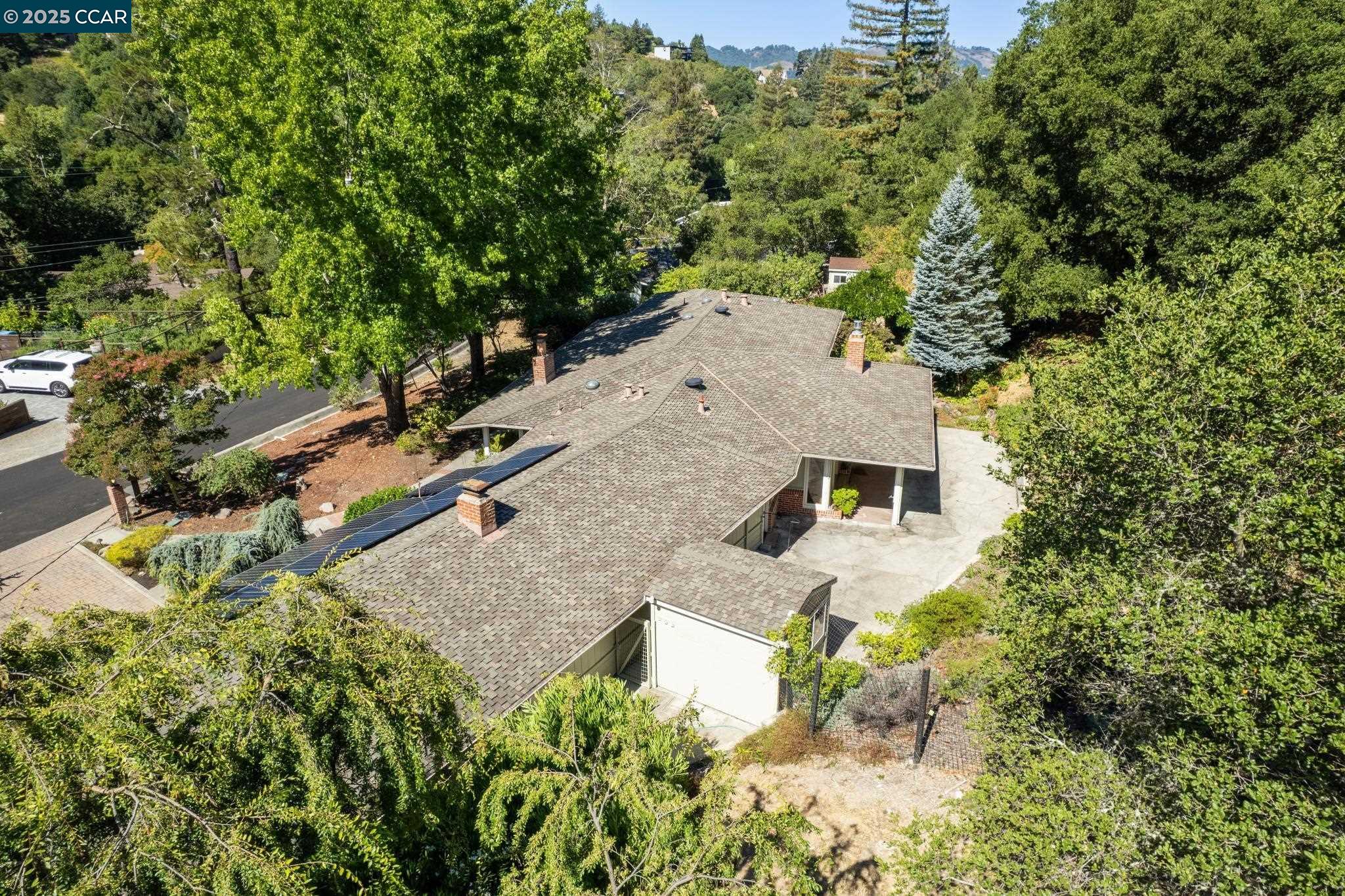 9 Lind Ct
