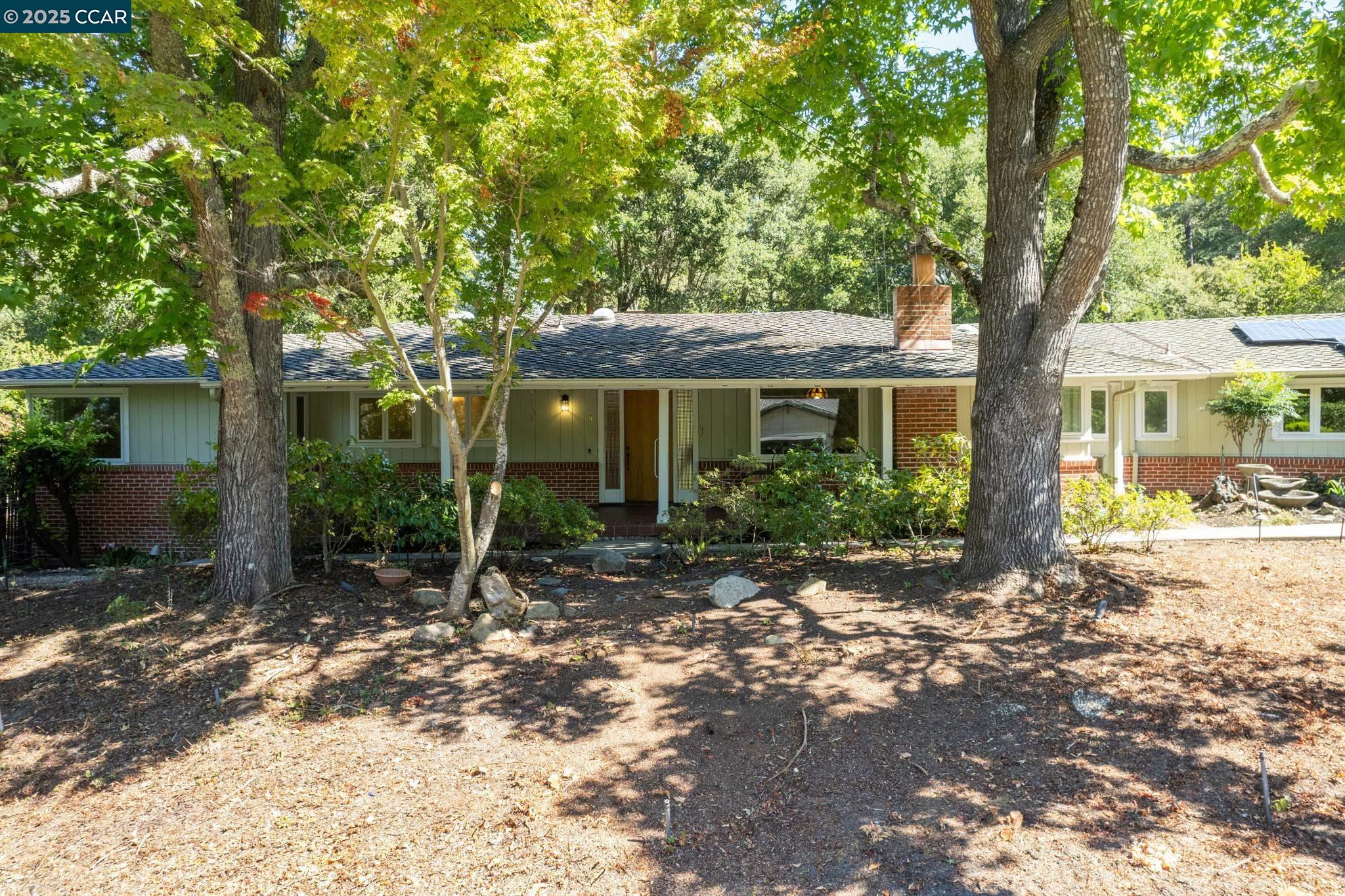 9 Lind Ct