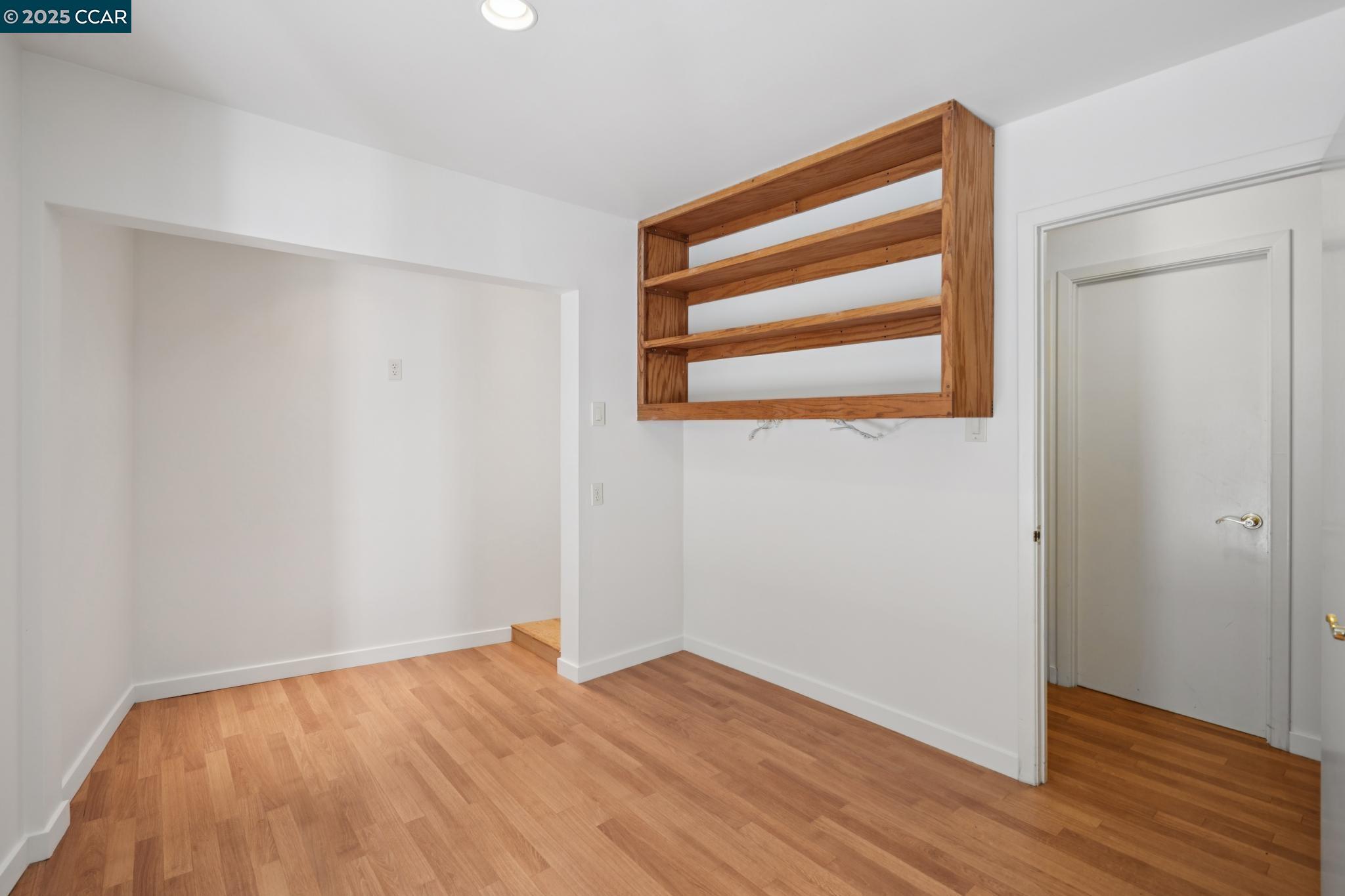 9 Lind Ct
