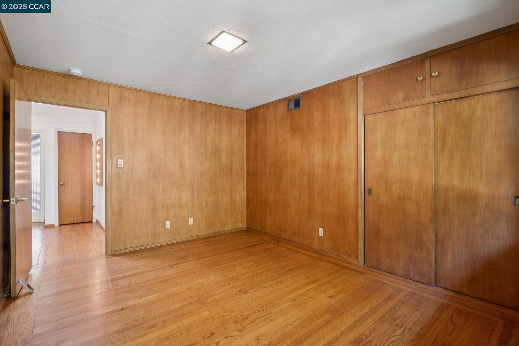 9 Lind Ct