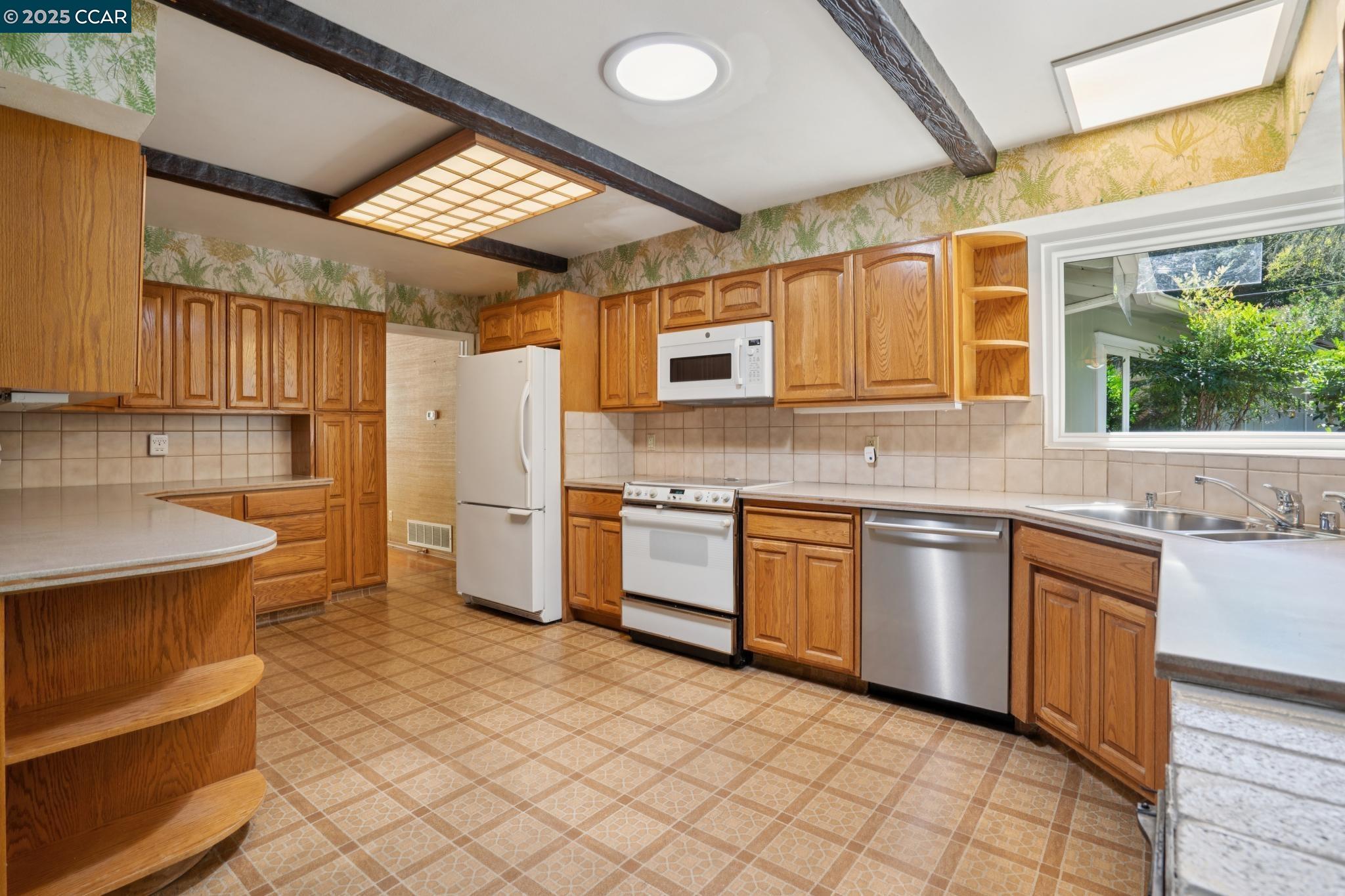 9 Lind Ct