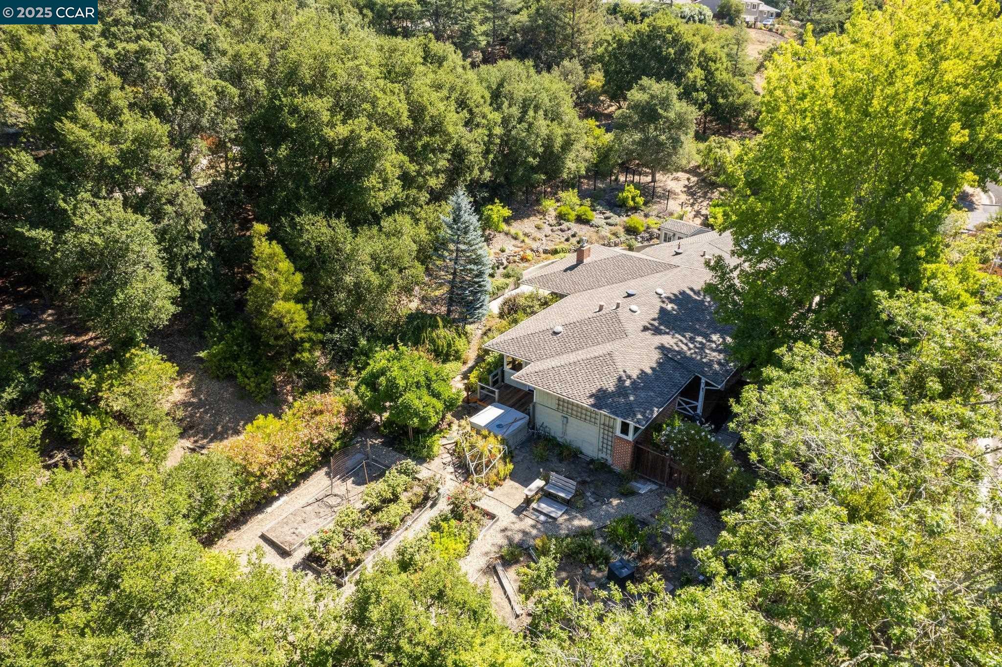 9 Lind Ct