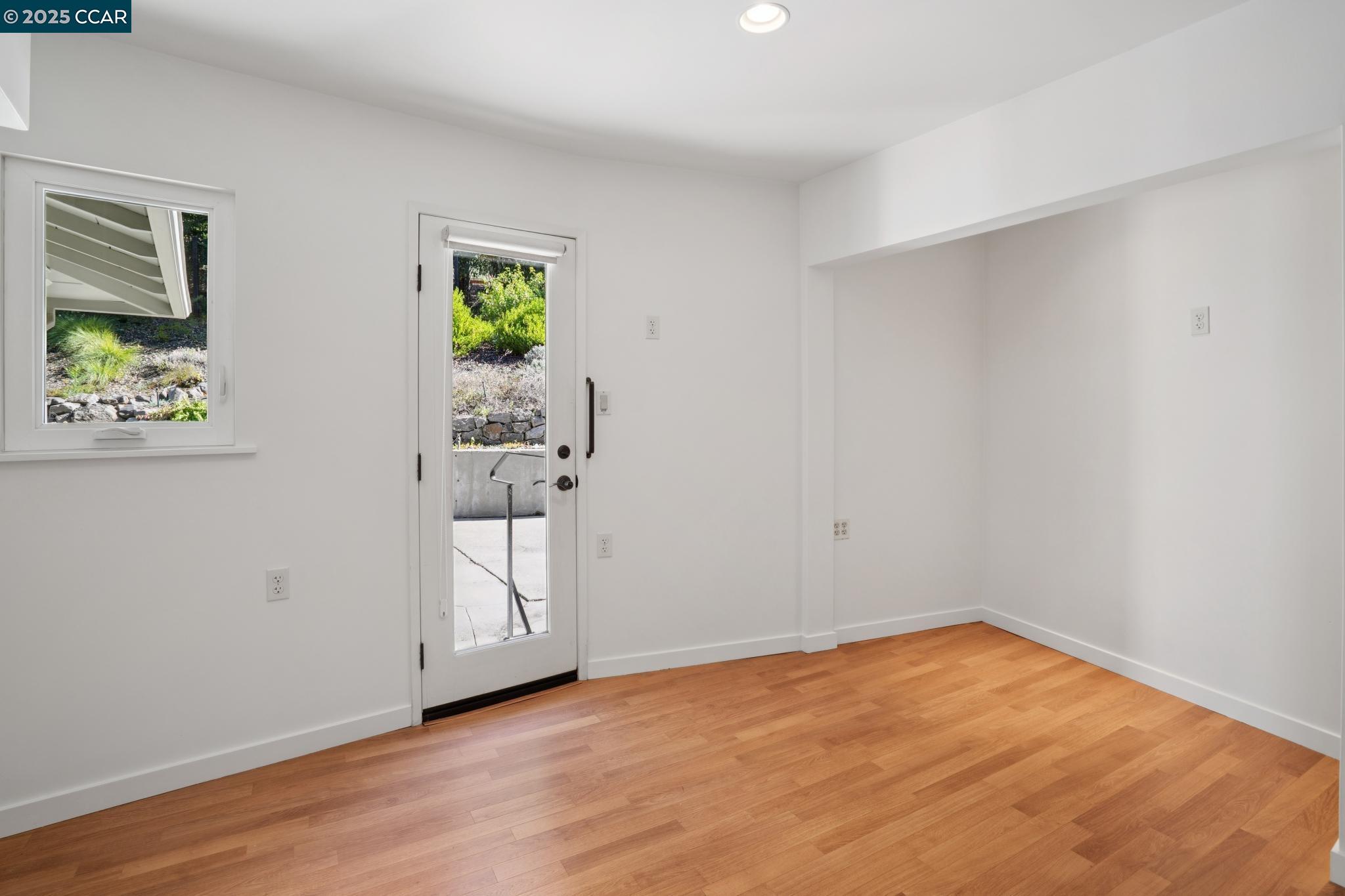 9 Lind Ct