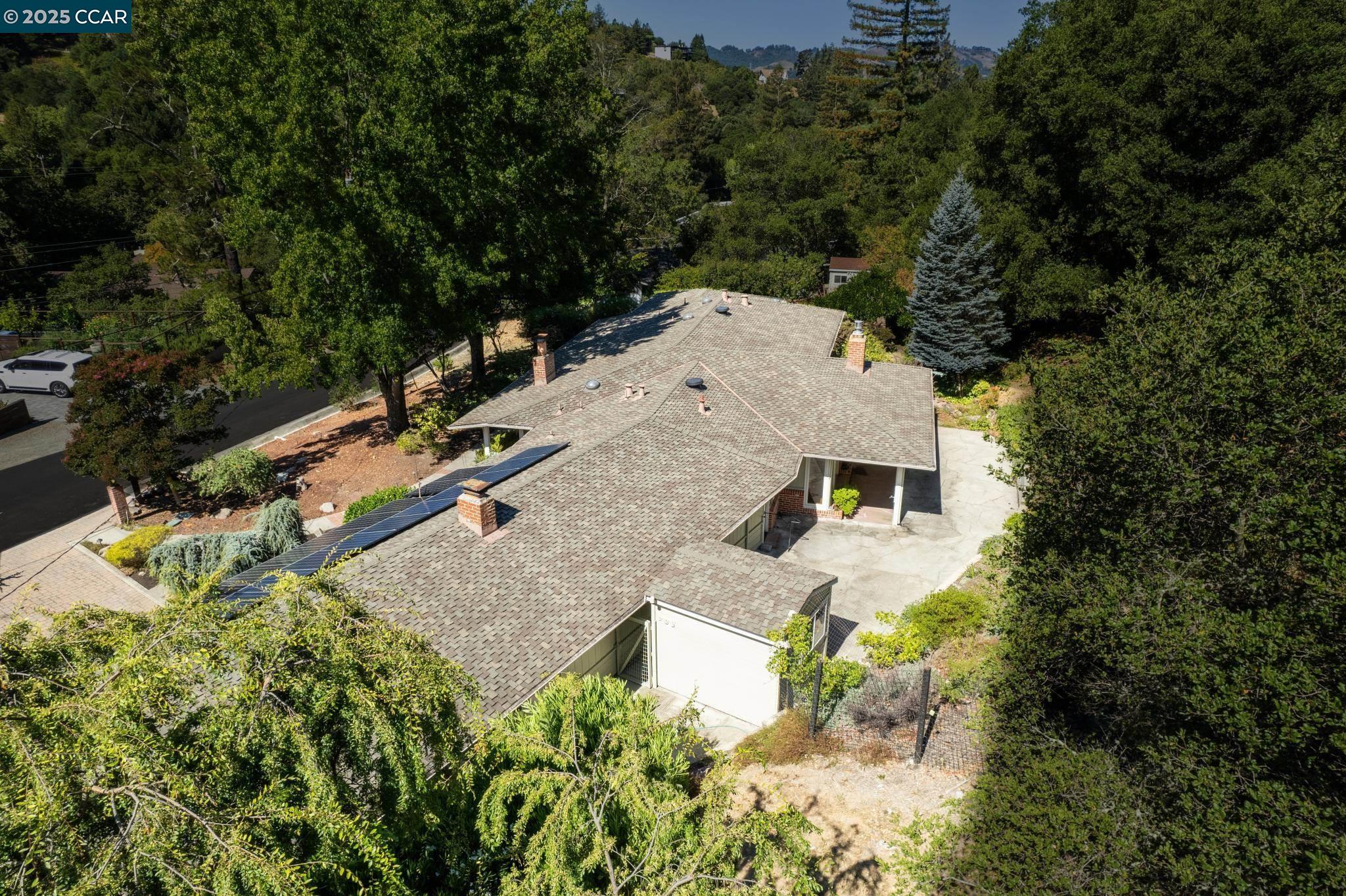 9 Lind Ct