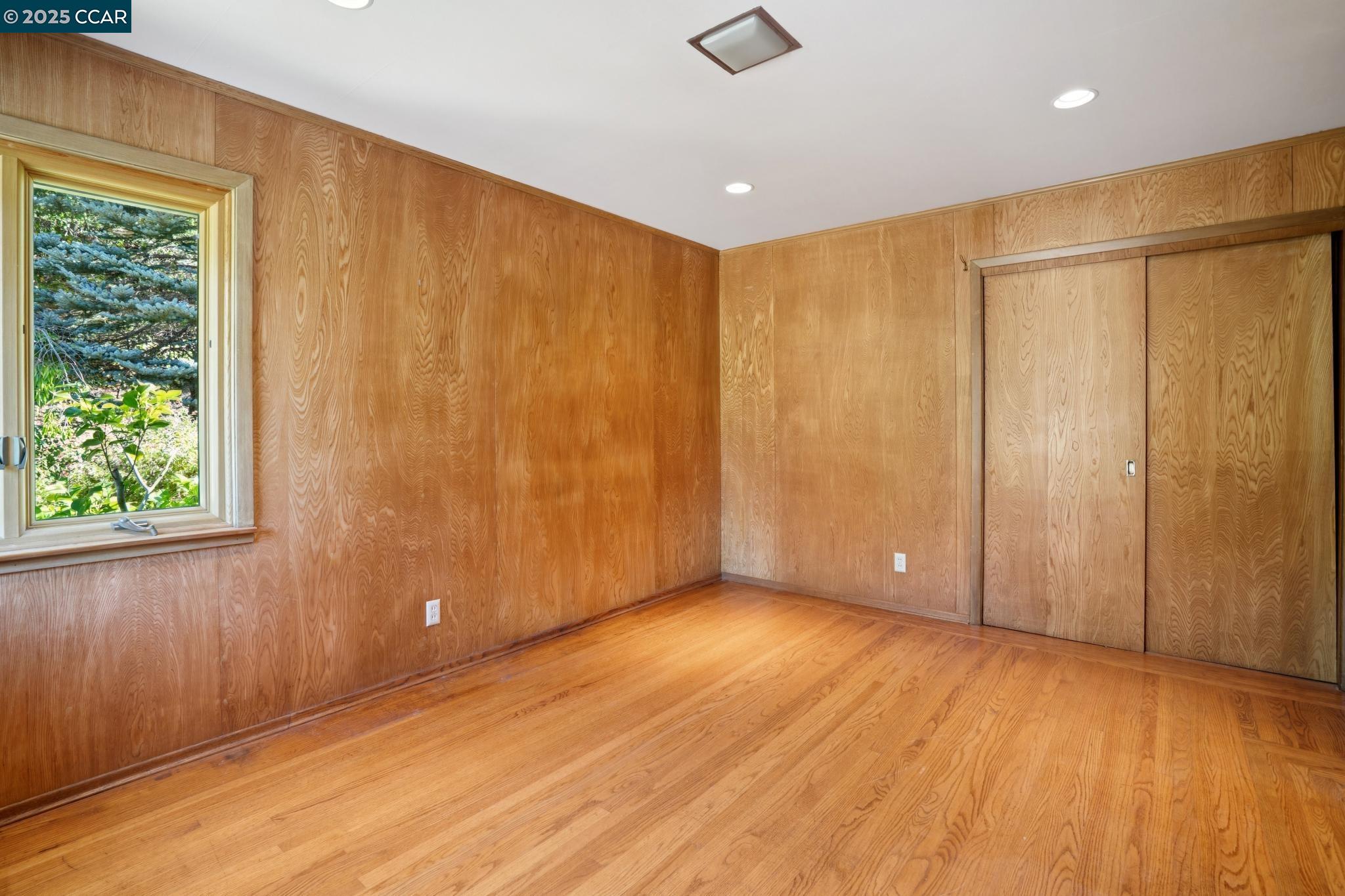 9 Lind Ct