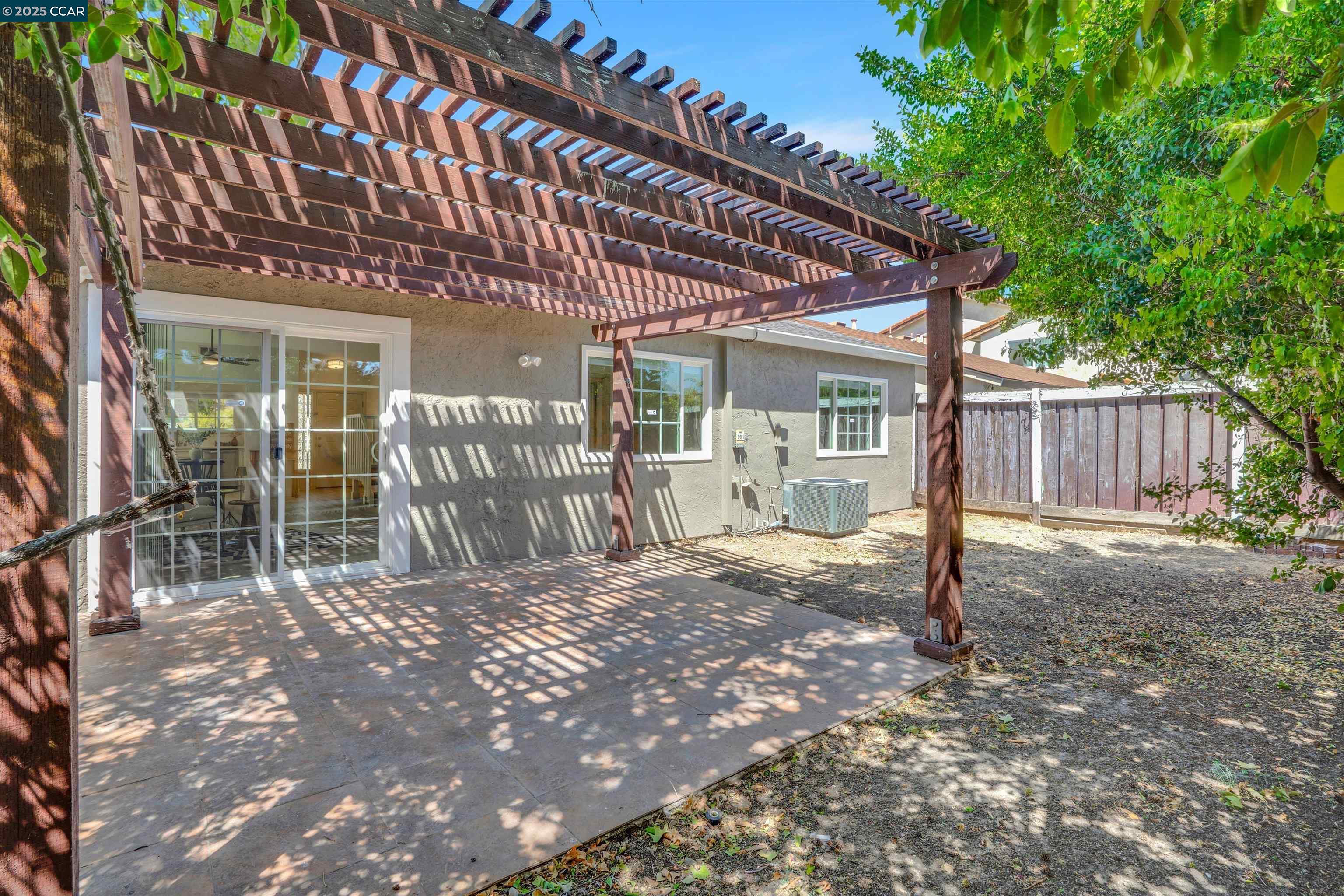 3253 Madrone St