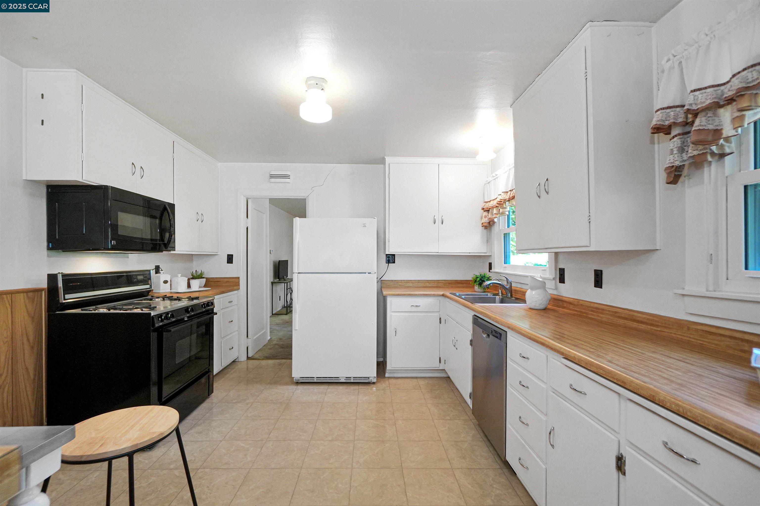 160 S Cody Ln