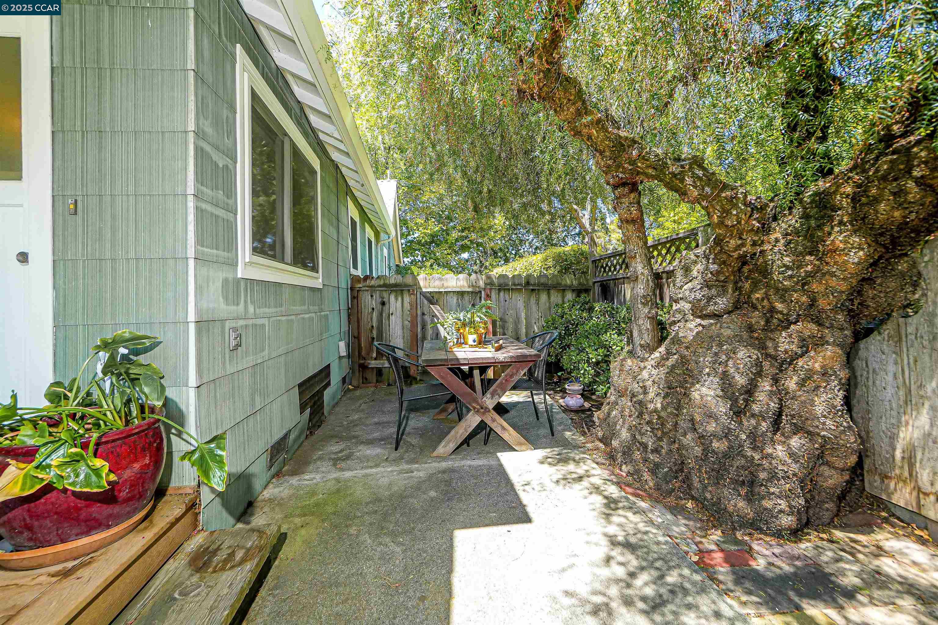 160 S Cody Ln