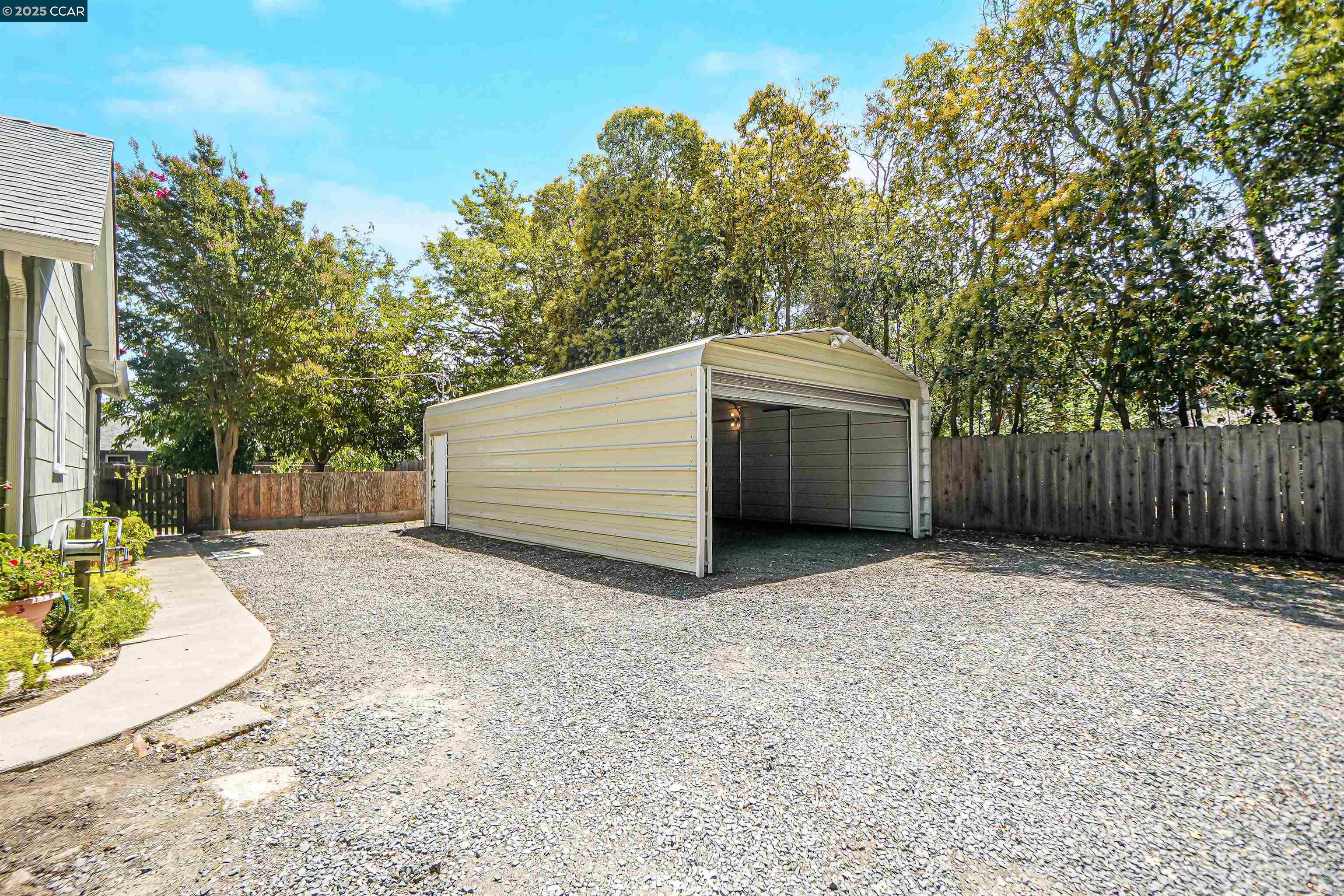 160 S Cody Ln