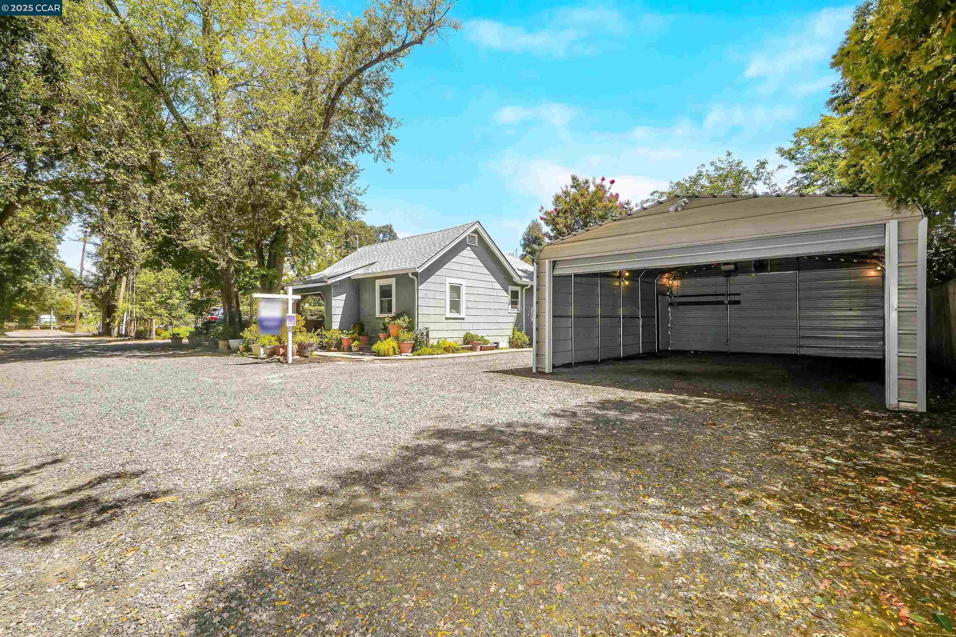 160 S Cody Ln