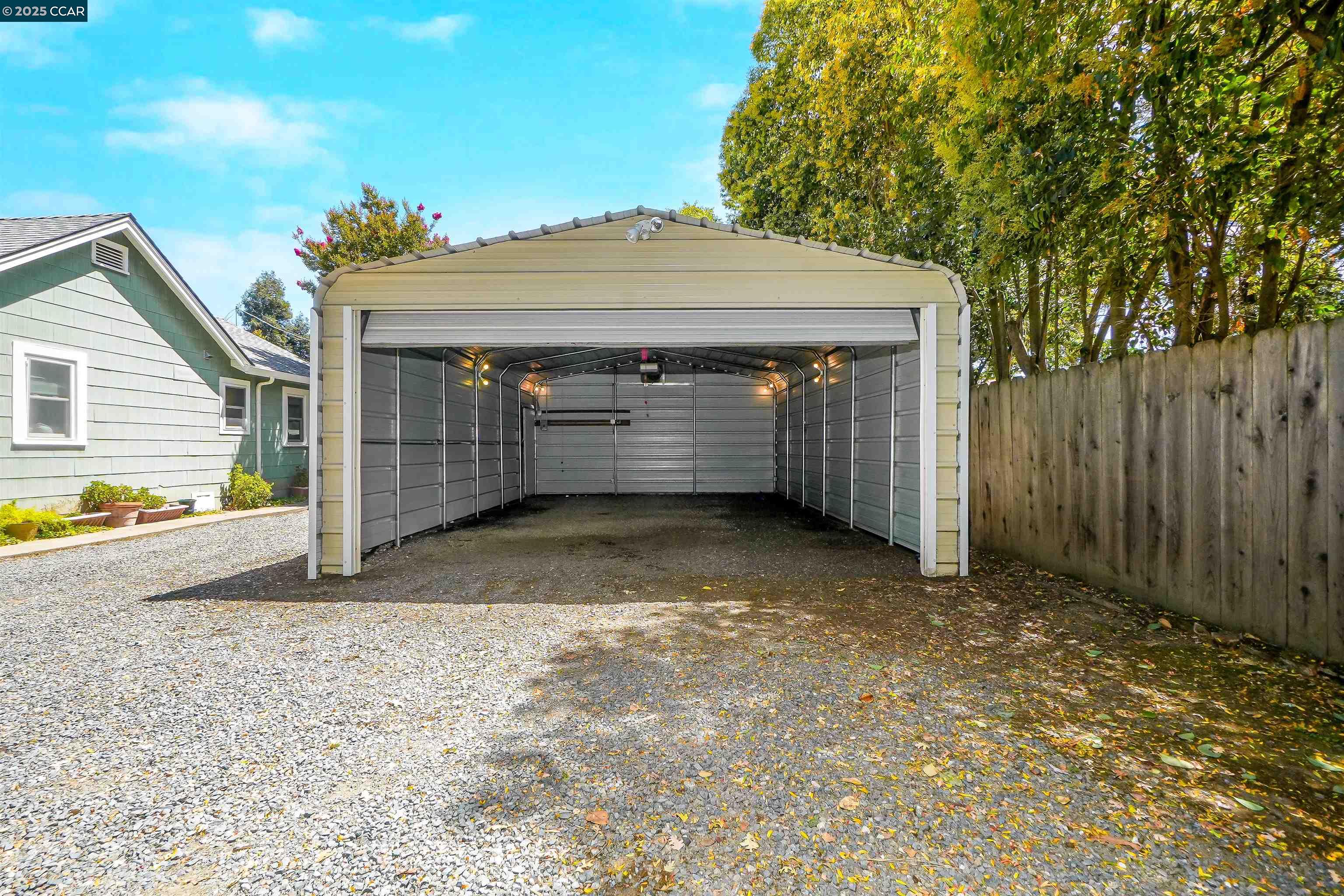 160 S Cody Ln