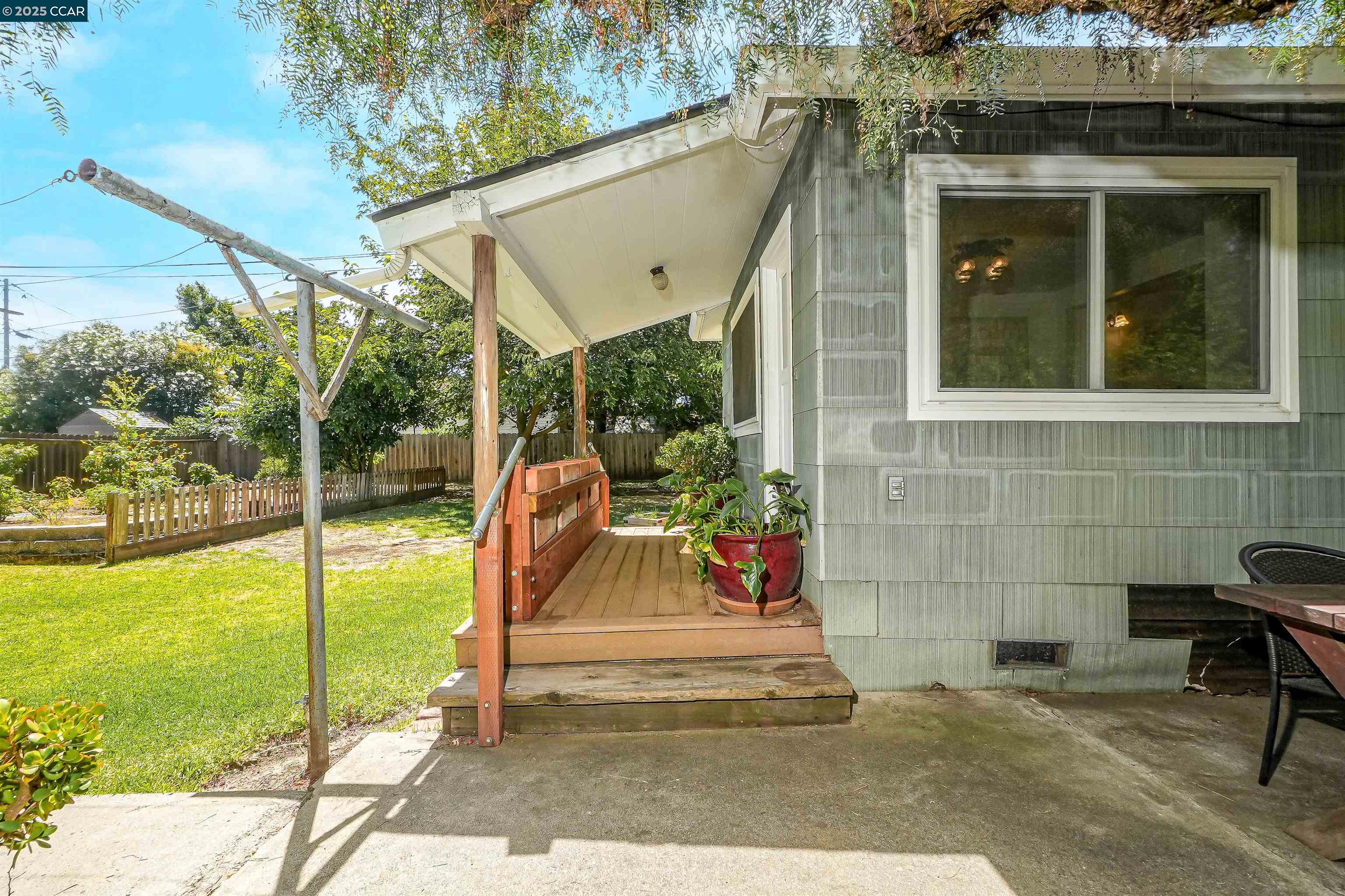 160 S Cody Ln