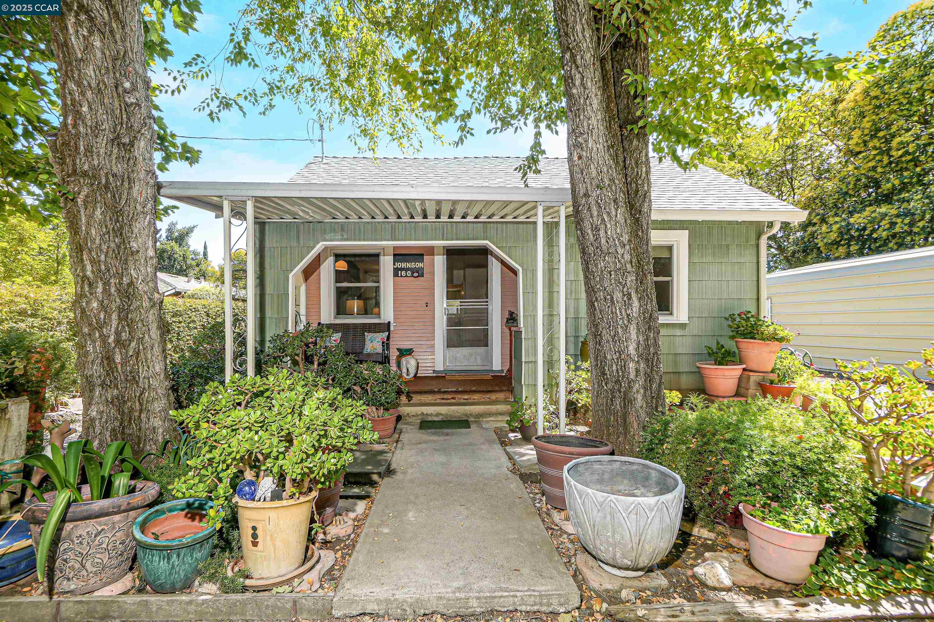 160 S Cody Ln