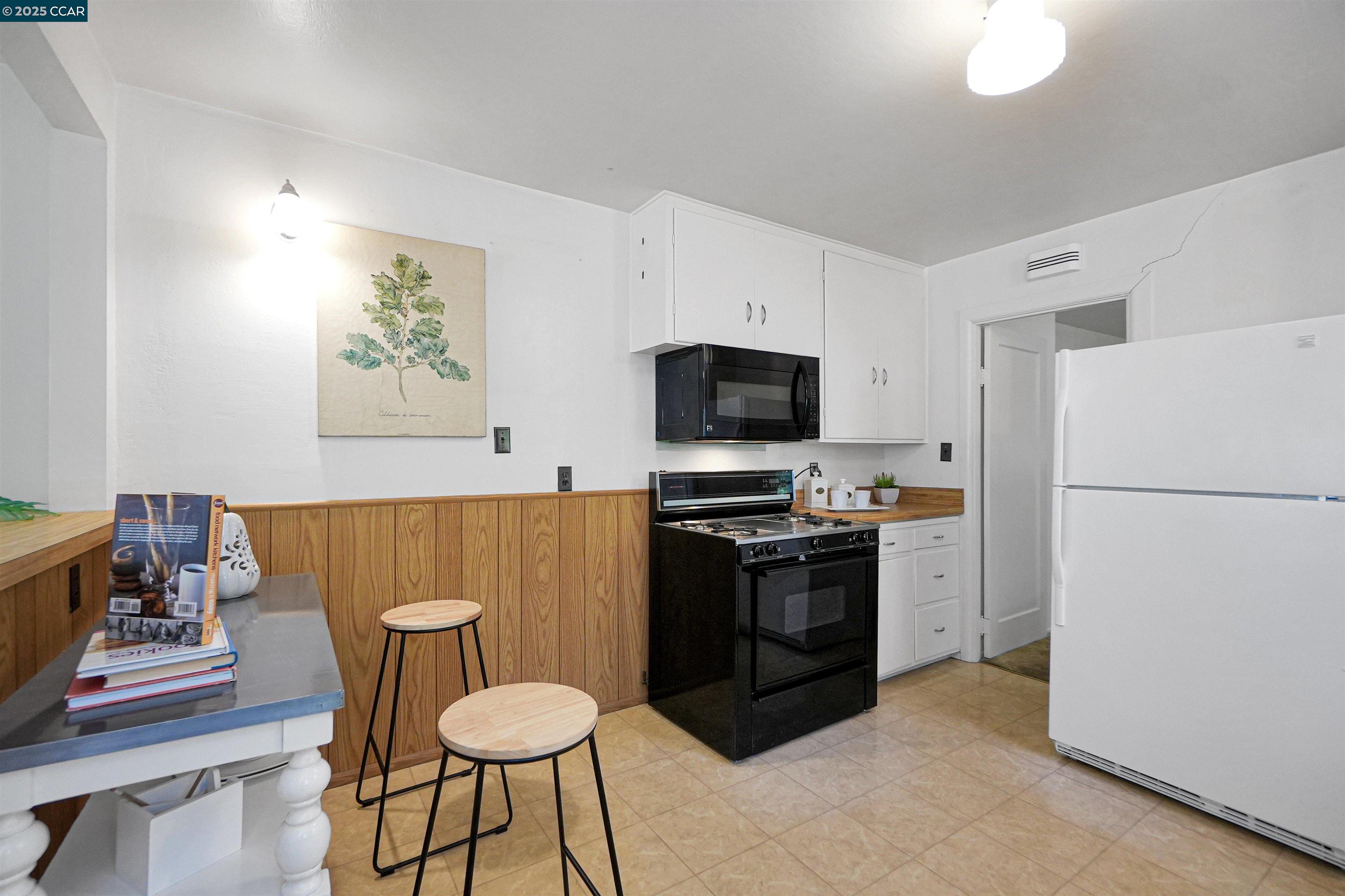 160 S Cody Ln