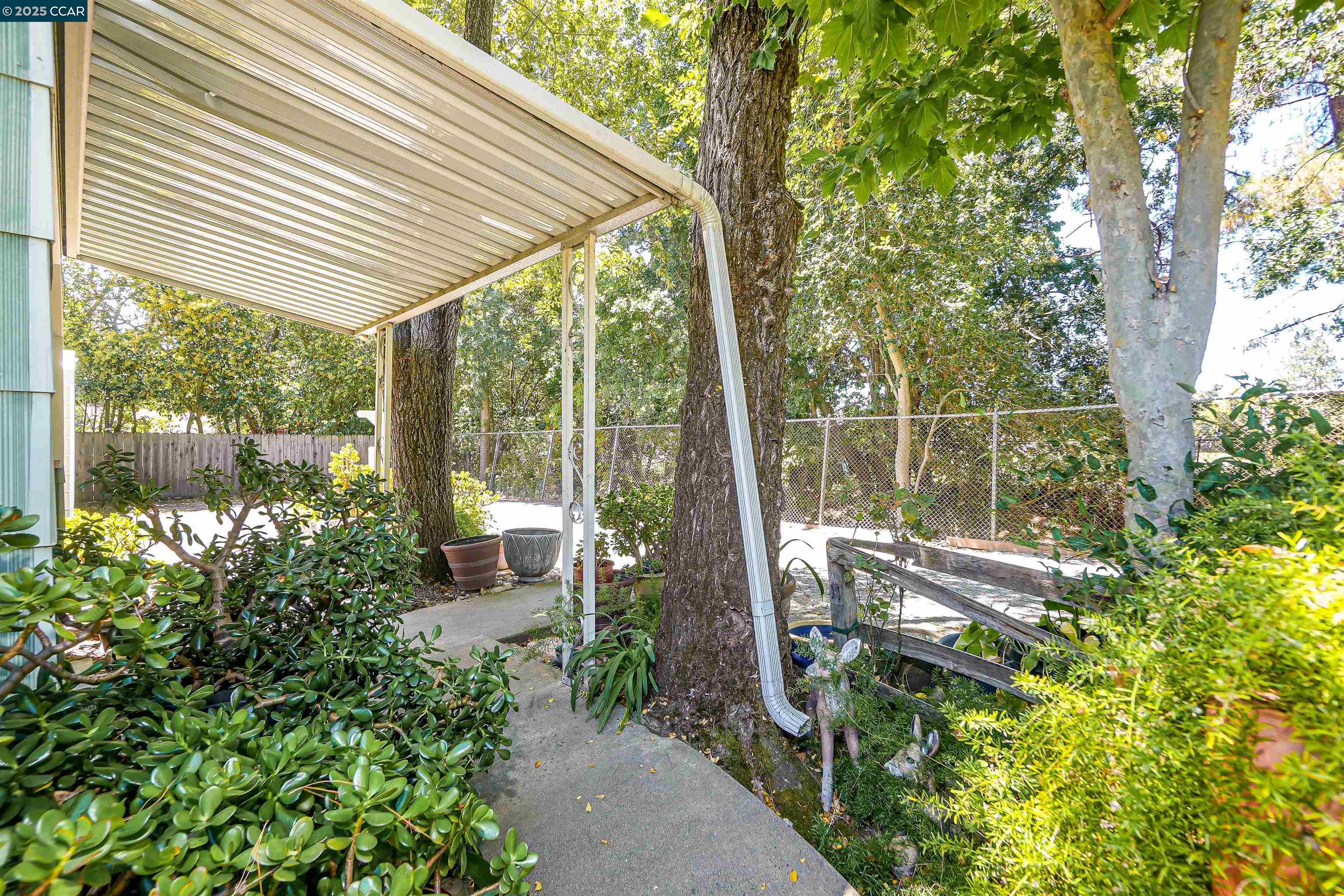 160 S Cody Ln