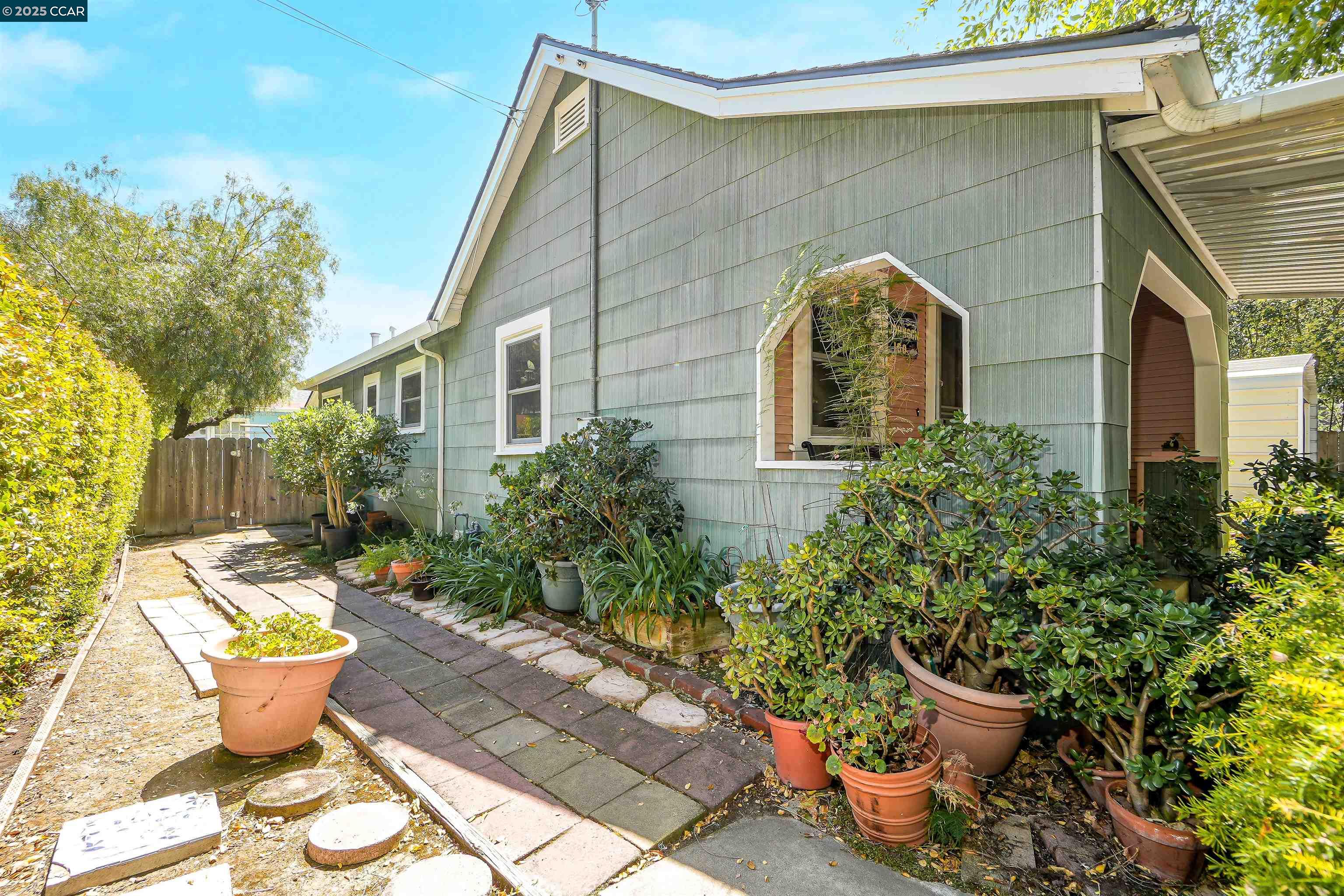 160 S Cody Ln