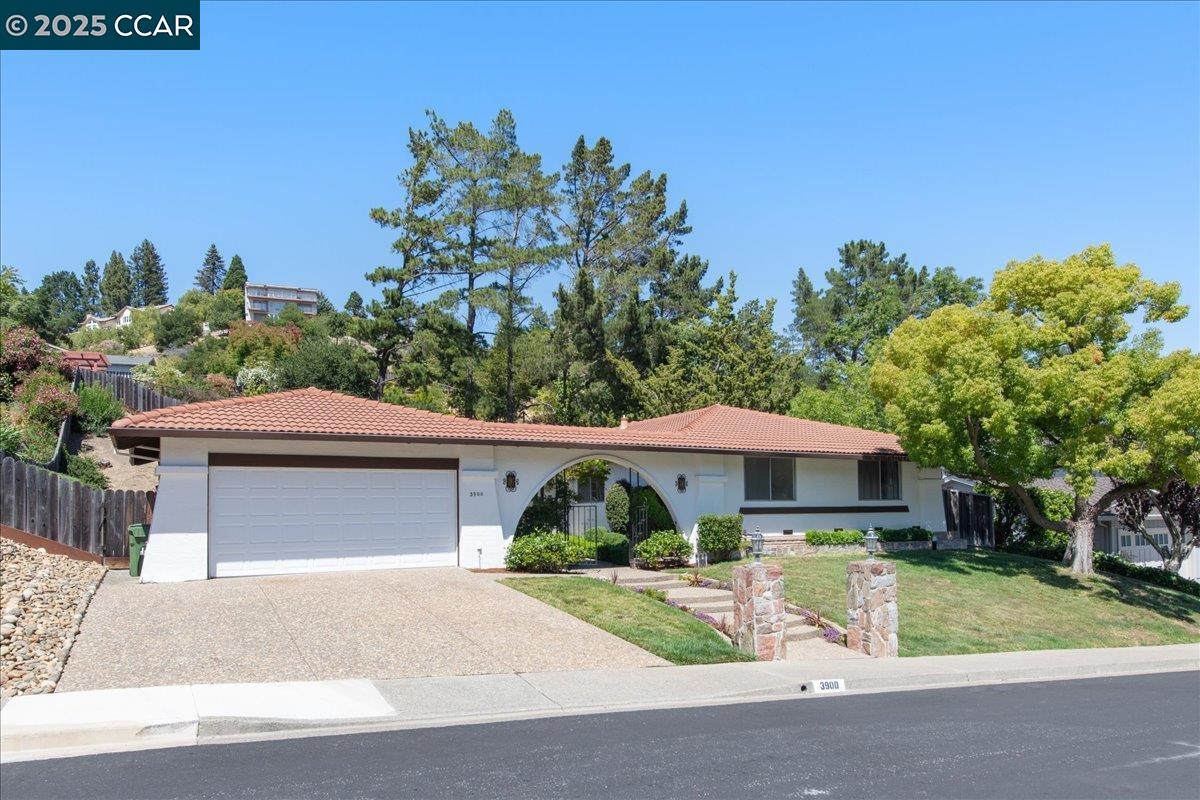 3900 Campolindo Dr