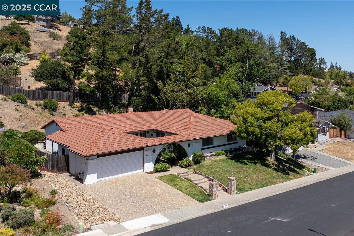 3900 Campolindo Dr