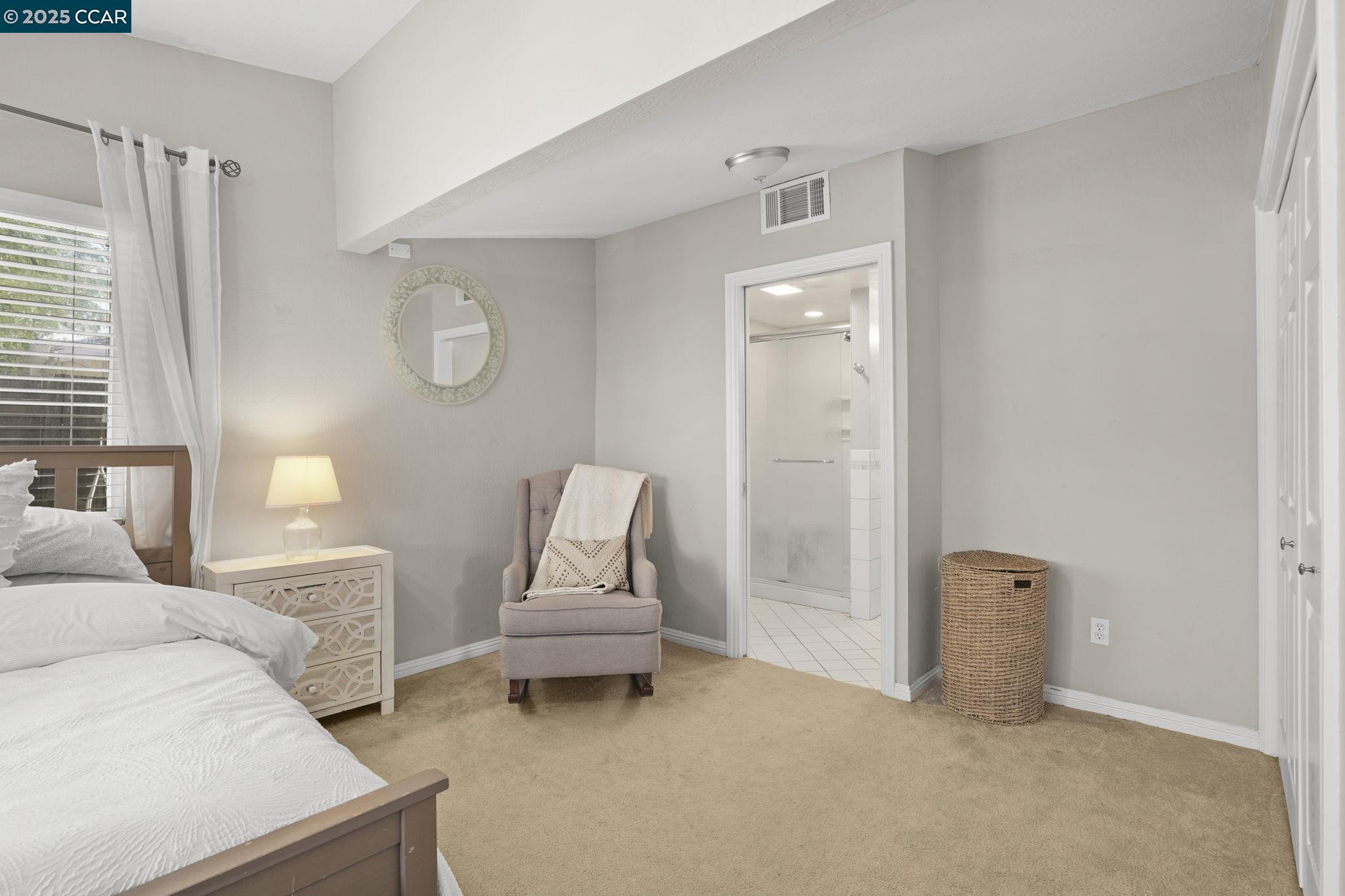 3337 Esperanza Dr