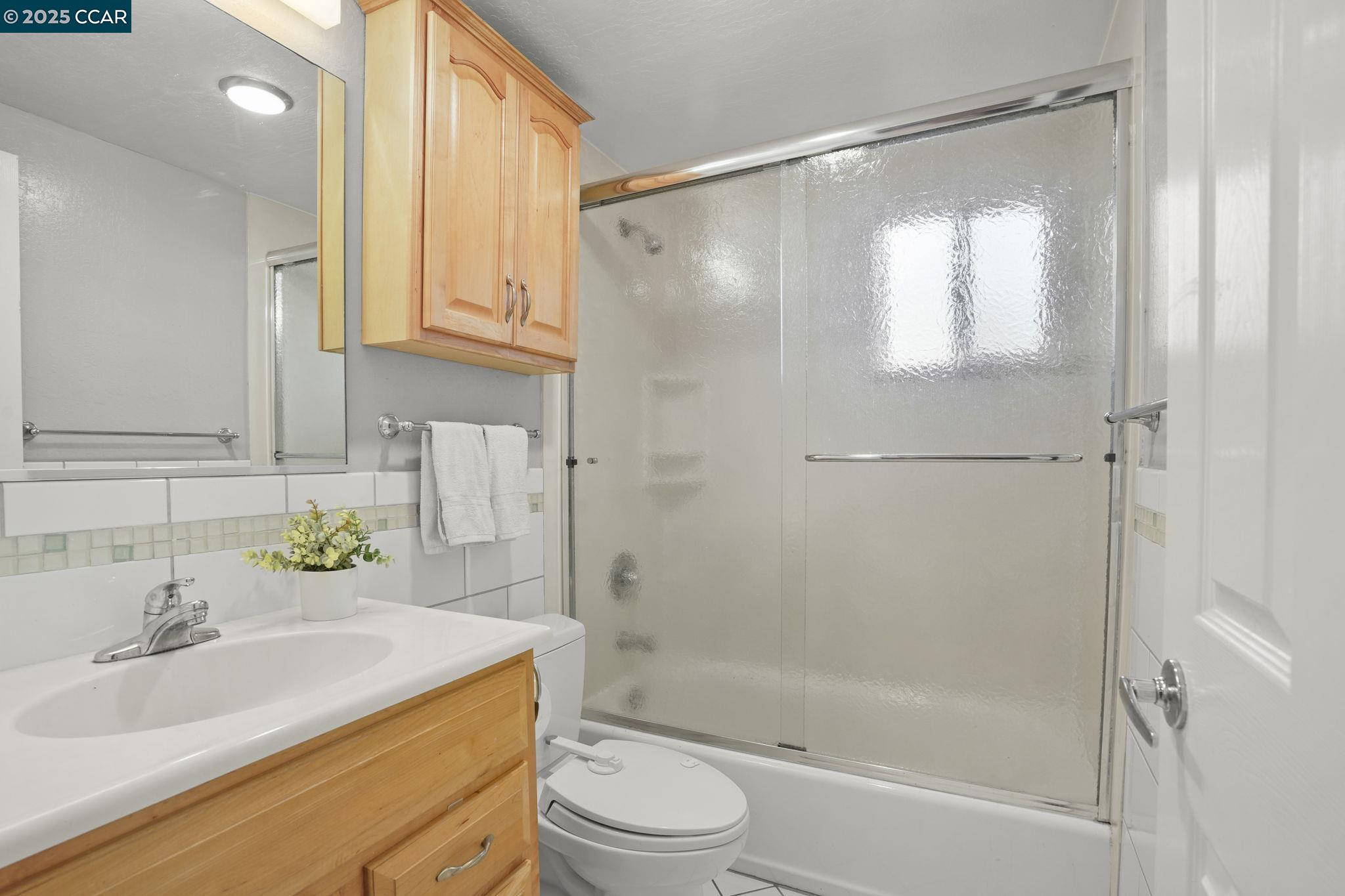 3337 Esperanza Dr