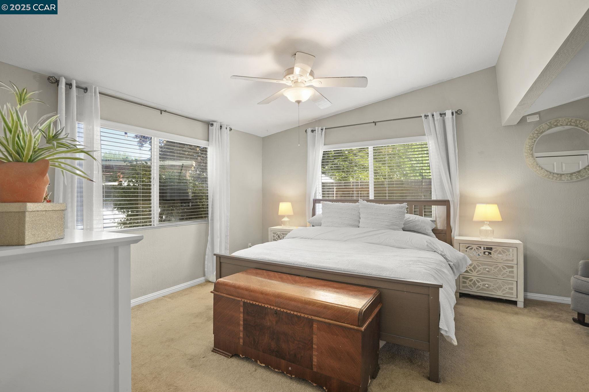 3337 Esperanza Dr
