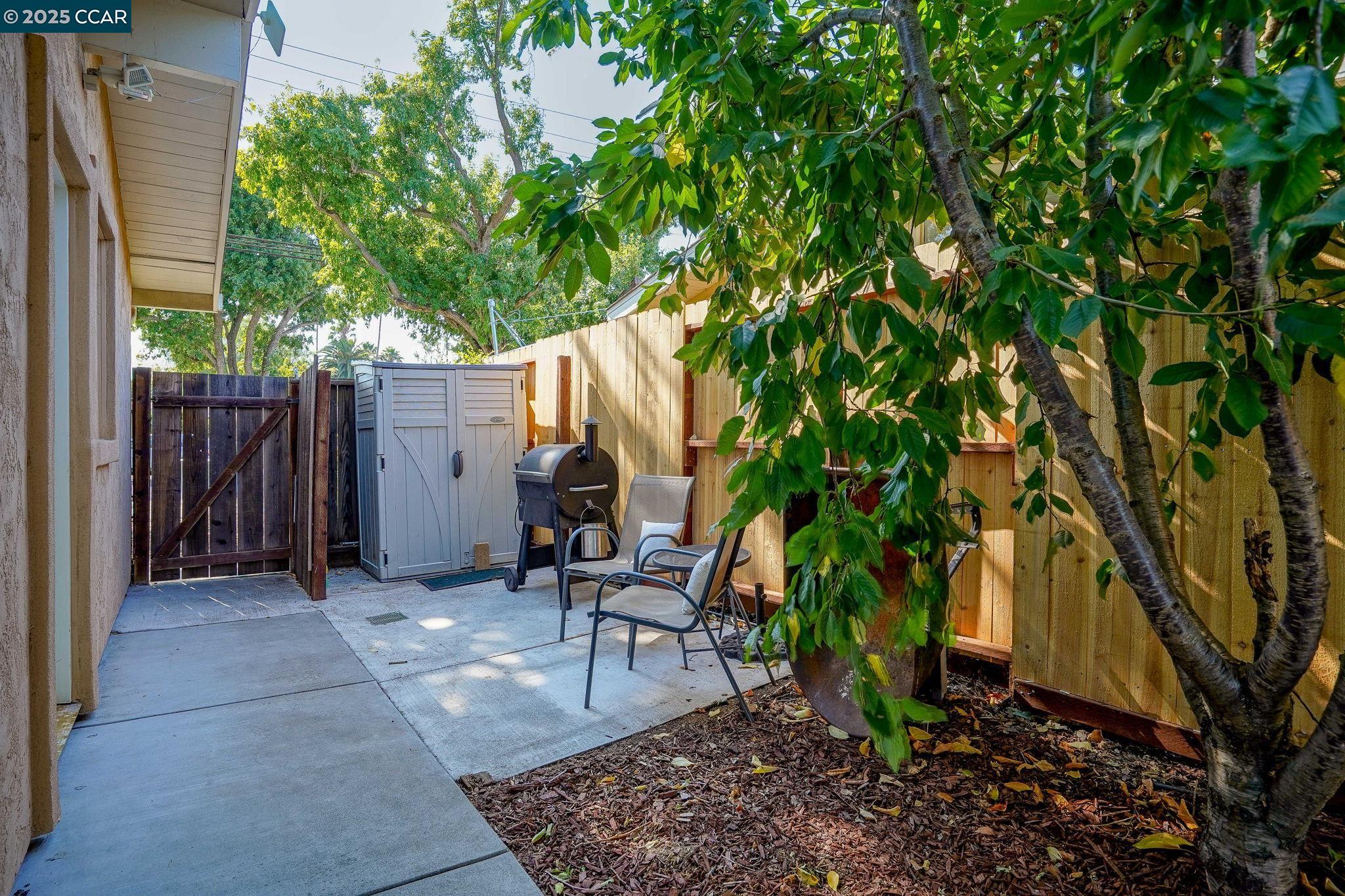 3337 Esperanza Dr